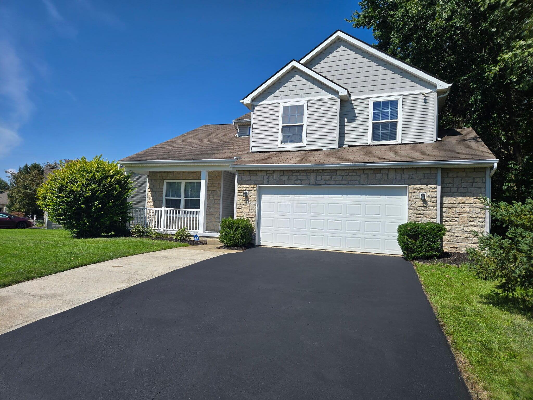 647 Keltonhurst Drive Property Photo 3