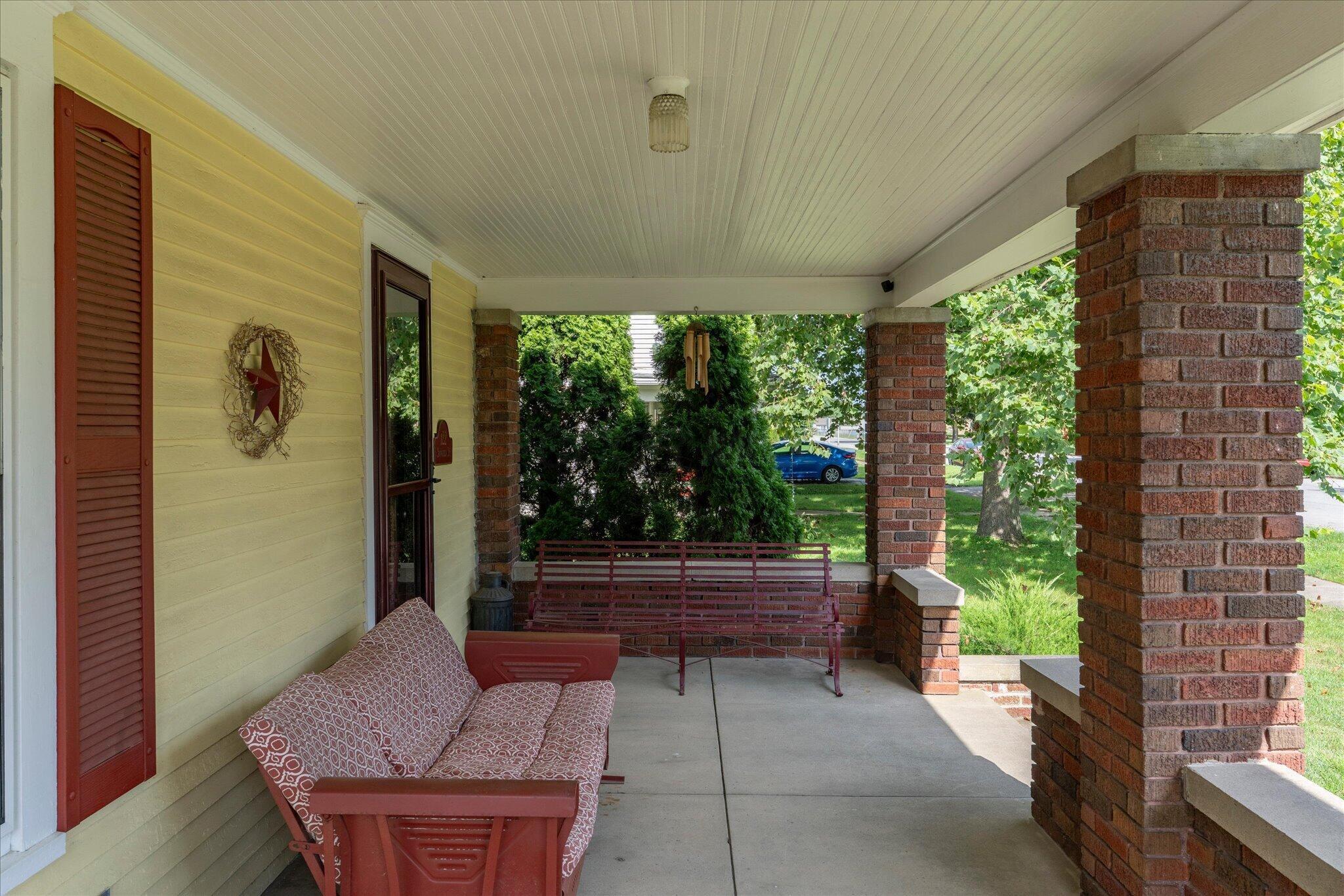 122 W Springfield Street Property Photo 6