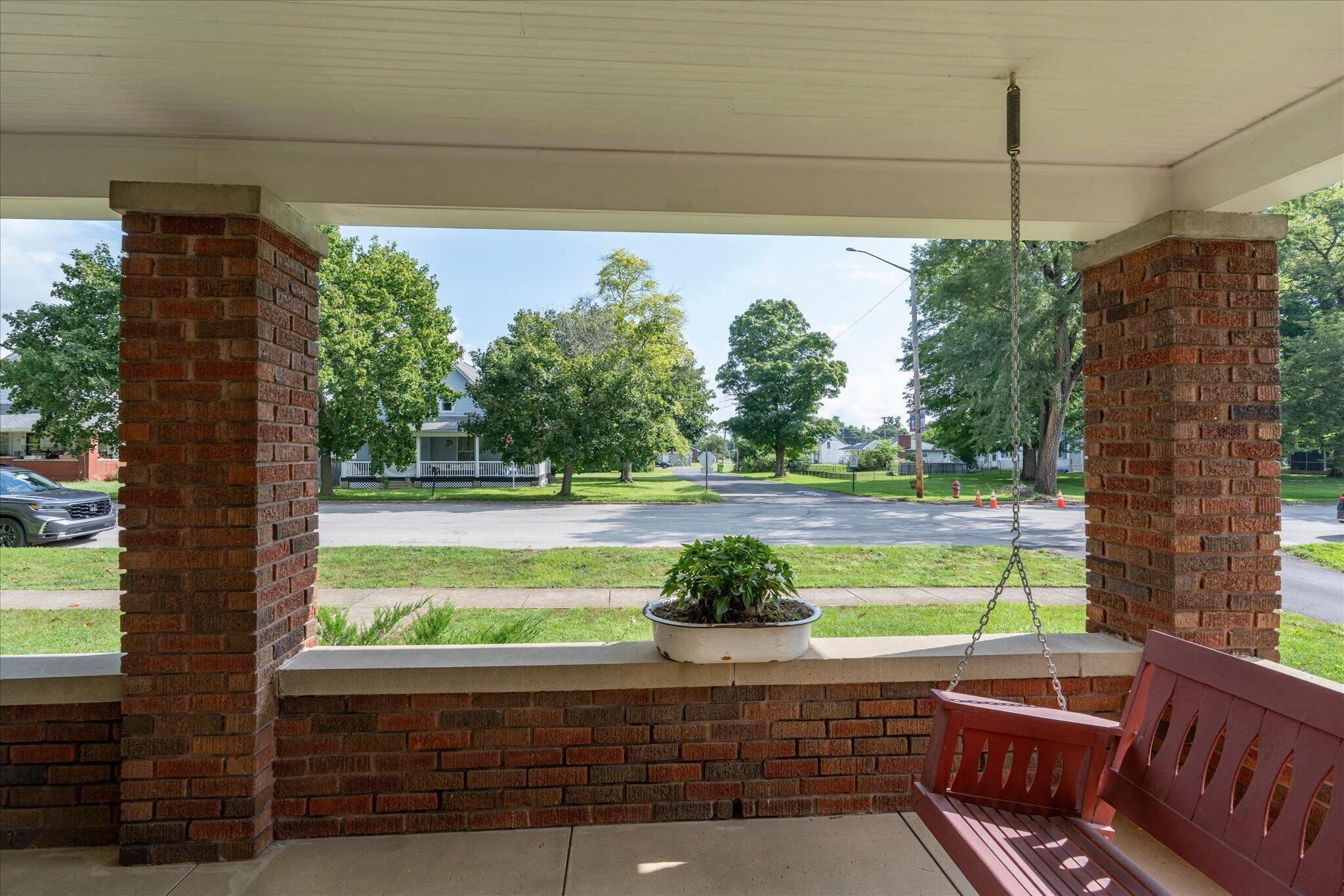 122 W Springfield Street Property Photo 7