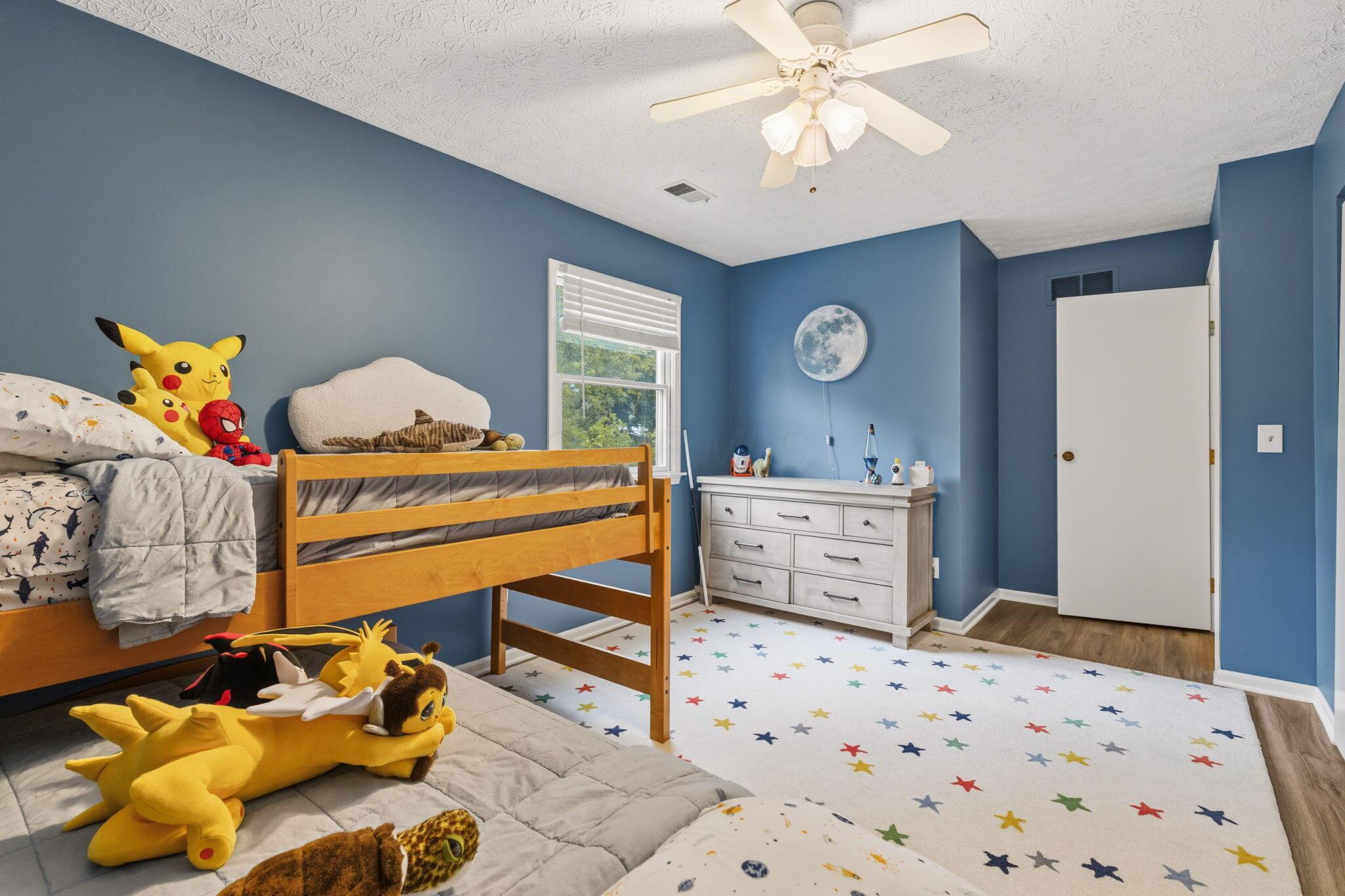 342 Green Meadows Drive W Property Photo 26