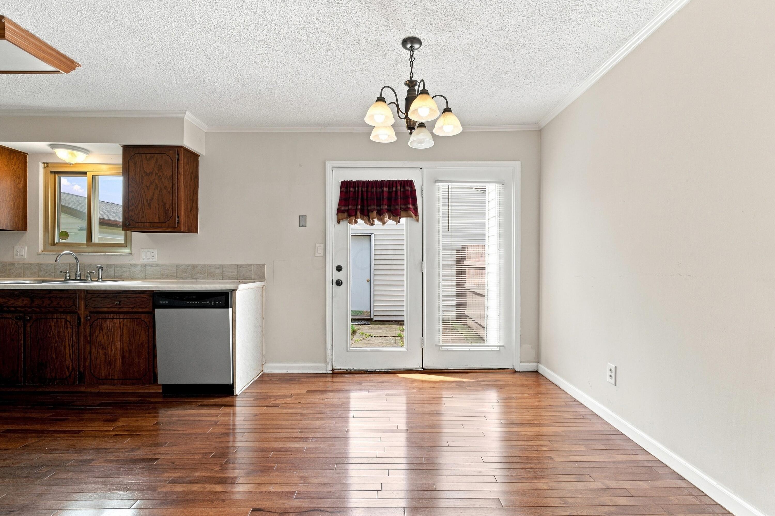 1432 Bairstow Court Property Photo 9