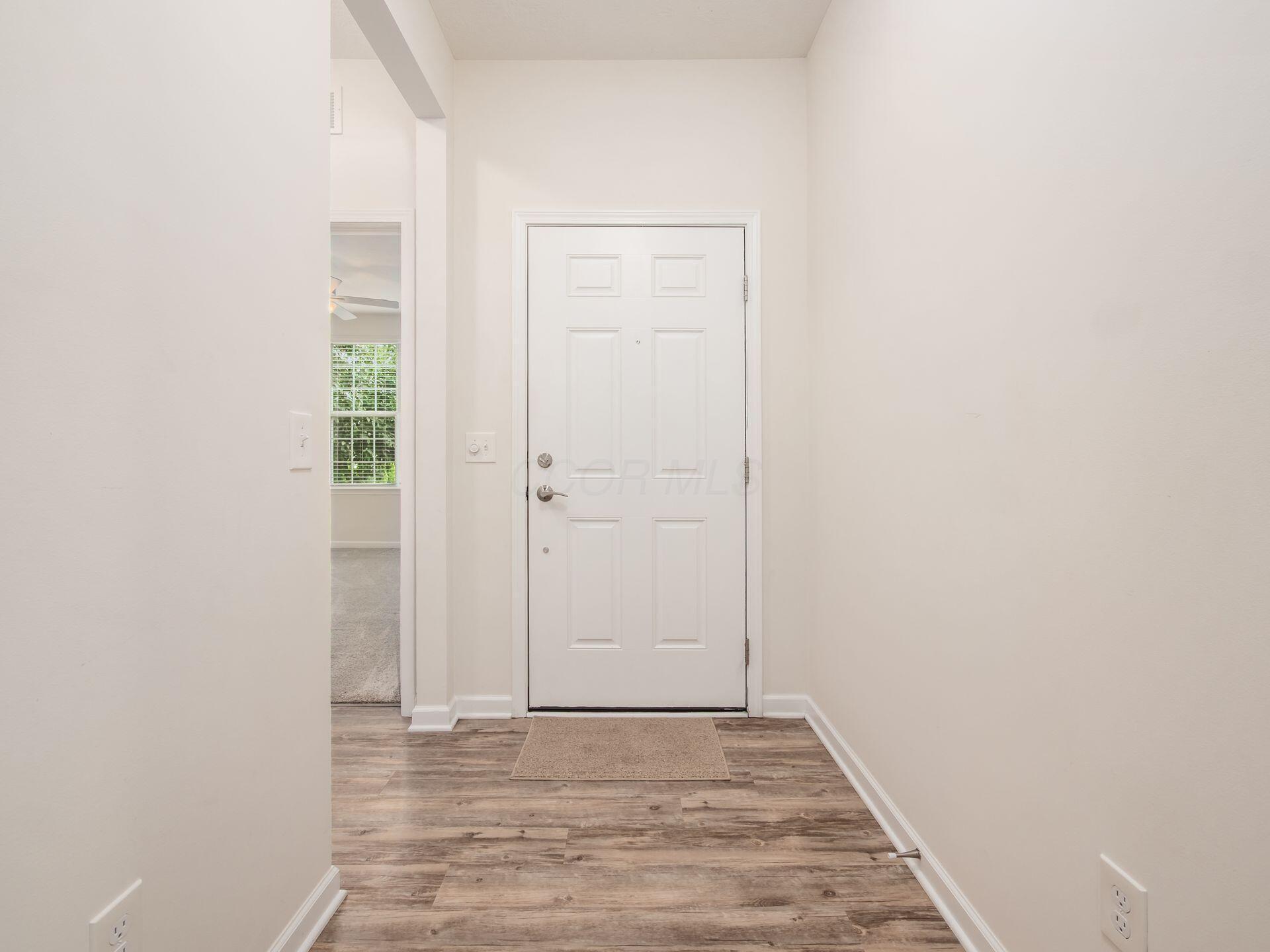 5782 Knob Creek Drive Property Photo 4