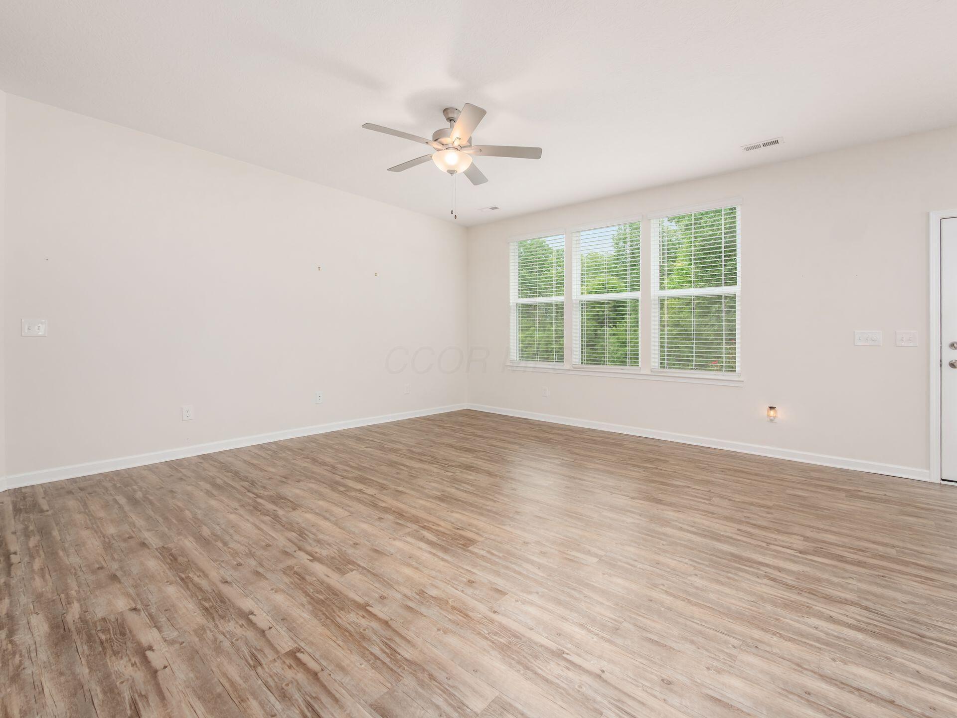 5782 Knob Creek Drive Property Photo 13