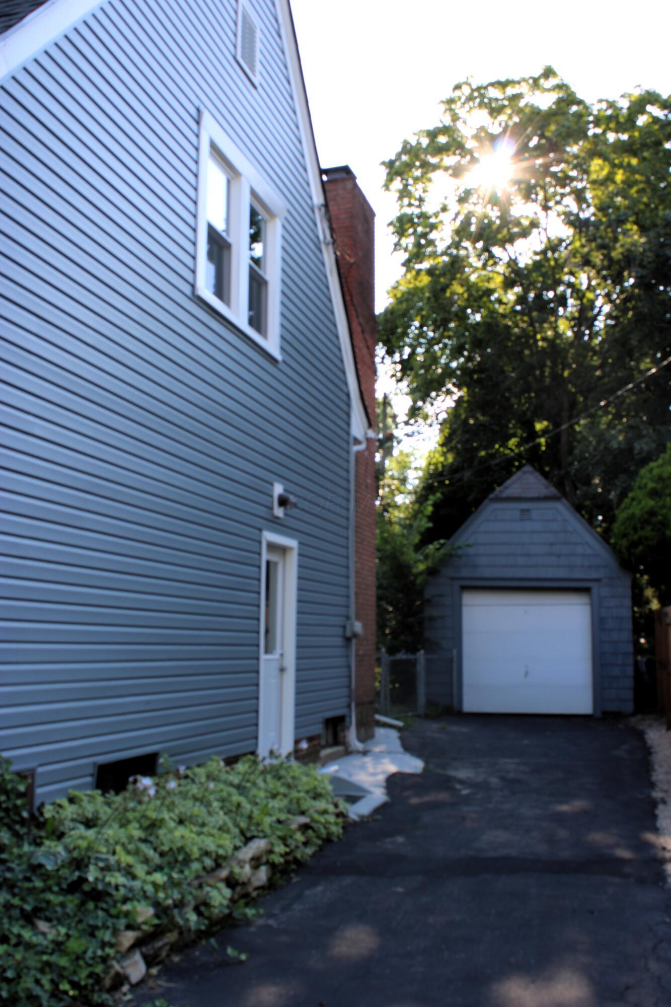 667 King Avenue Property Photo 7