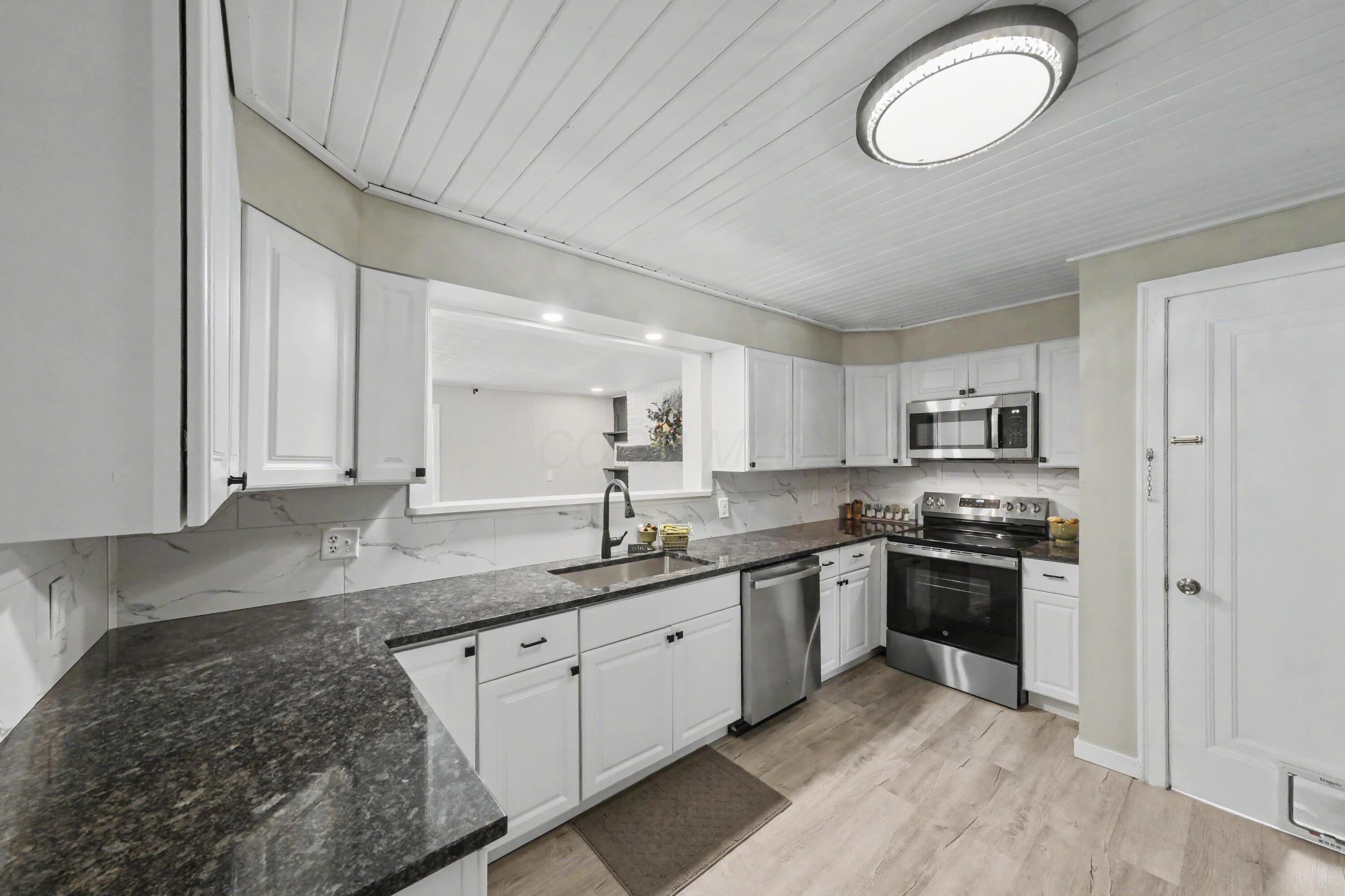 667 King Avenue Property Photo 33