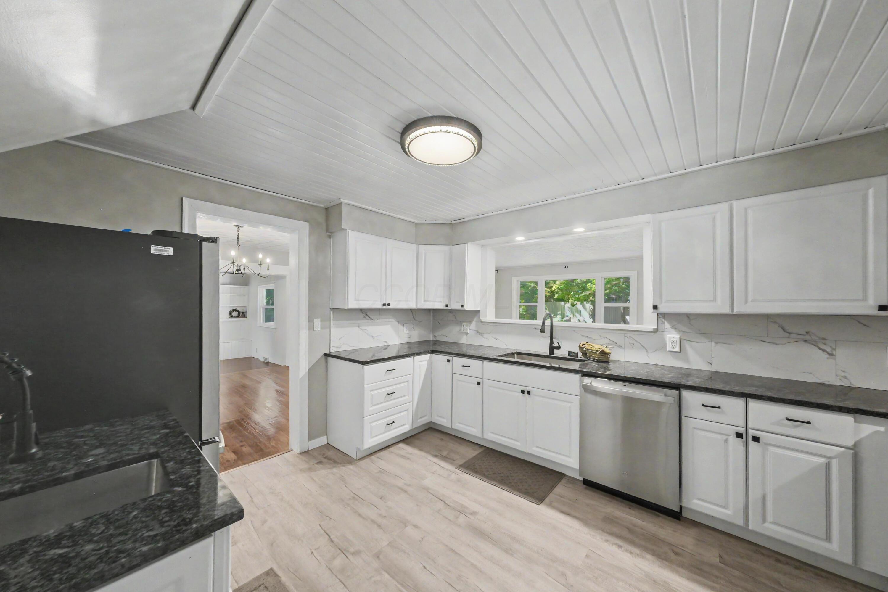 667 King Avenue Property Photo 34