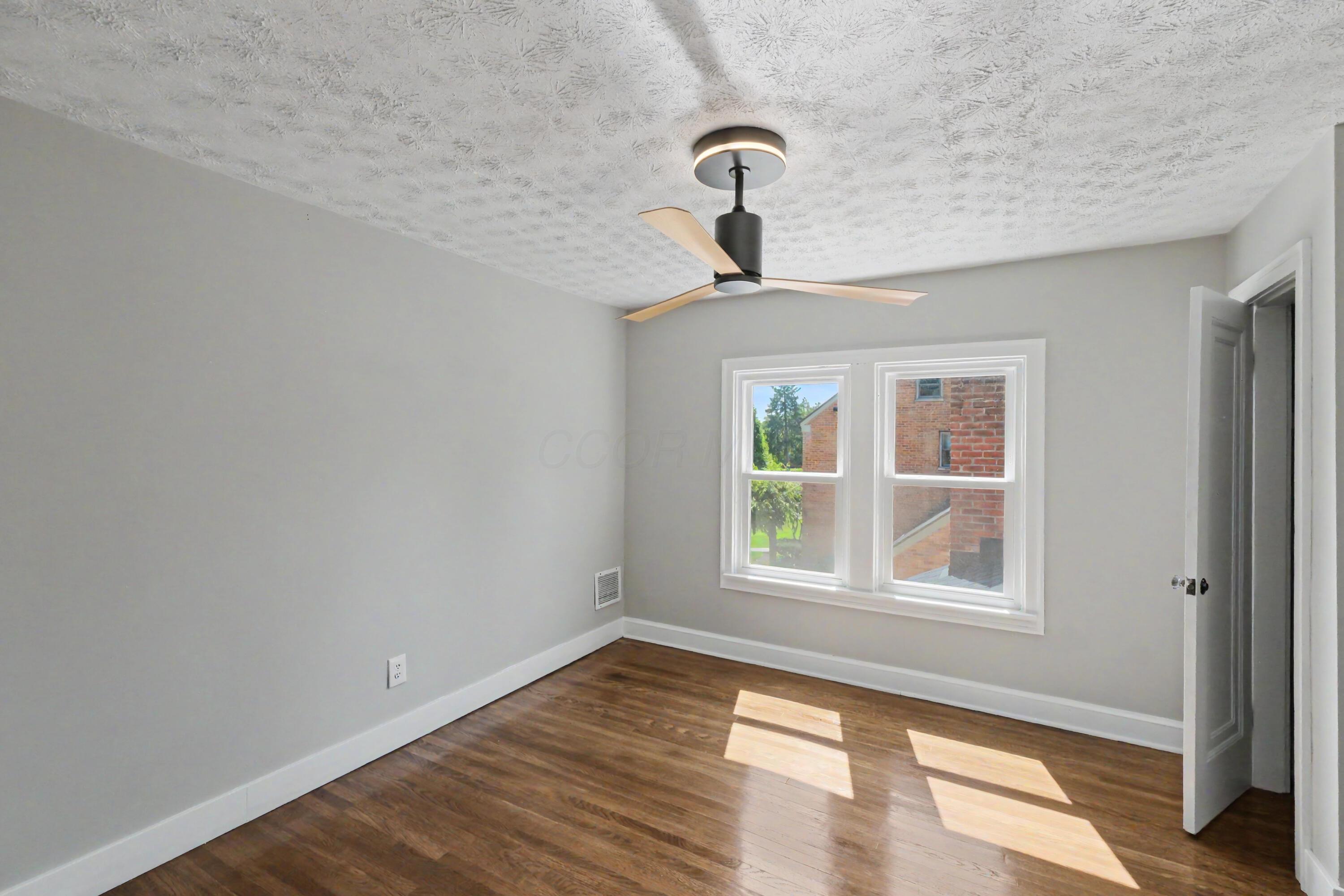 667 King Avenue Property Photo 44