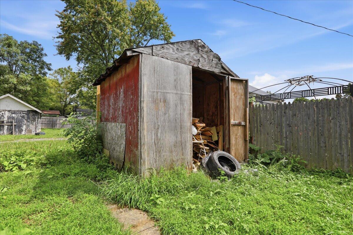 1322 Linden Avenue Property Photo 7