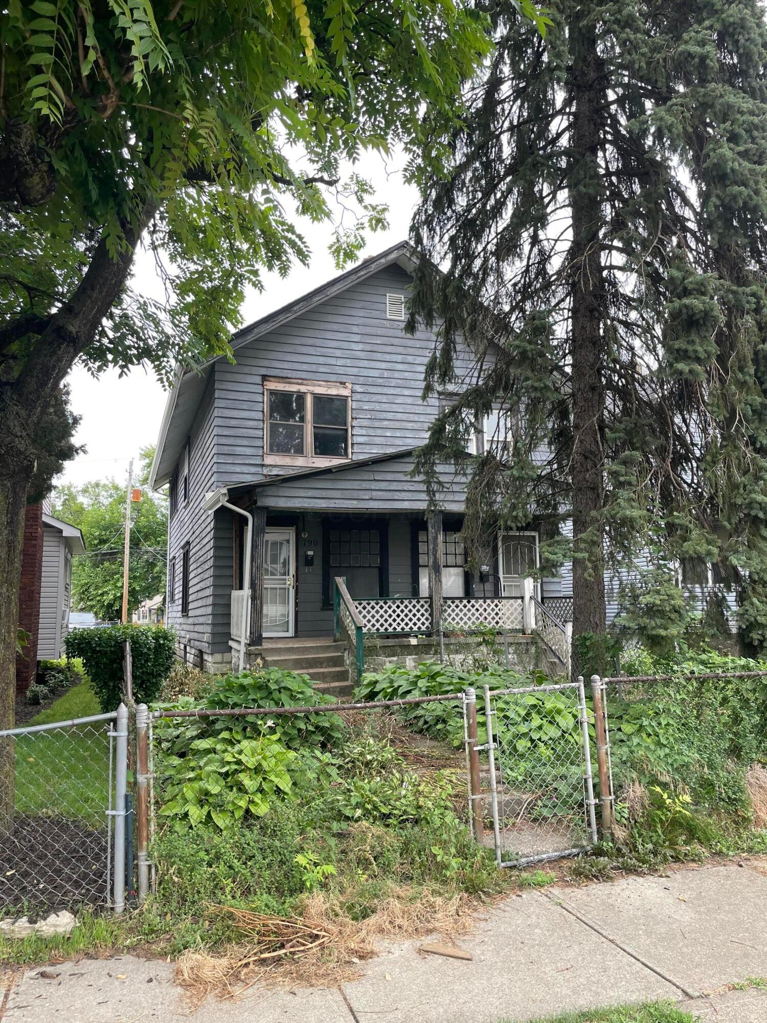790 E Starr Avenue Property Photo 1