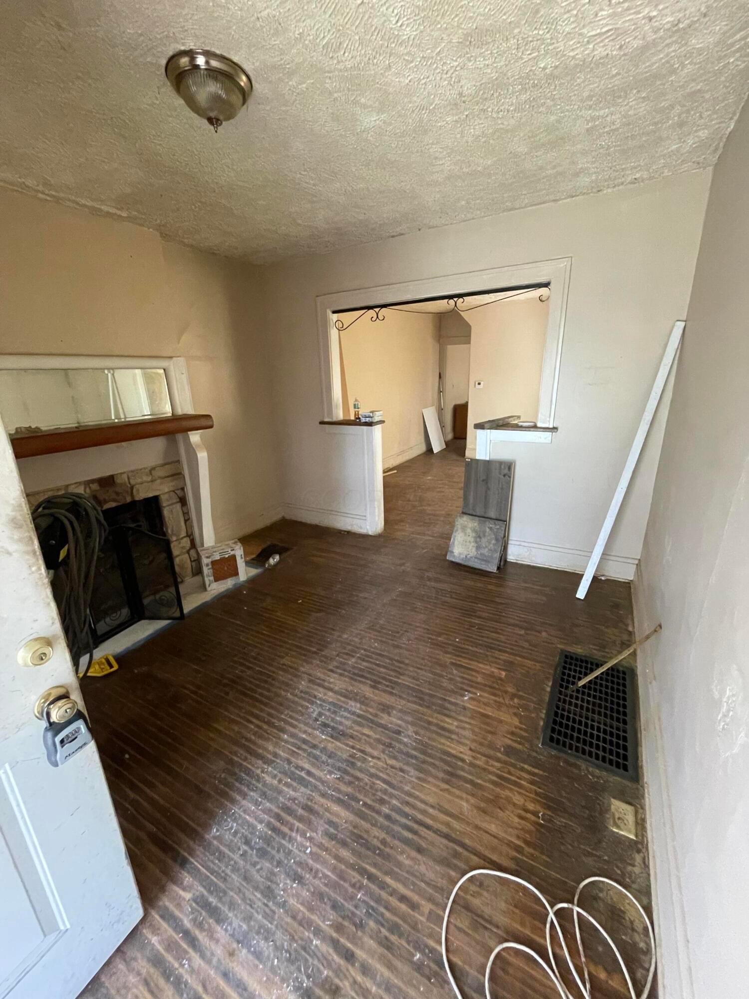 790 E Starr Avenue Property Photo 4