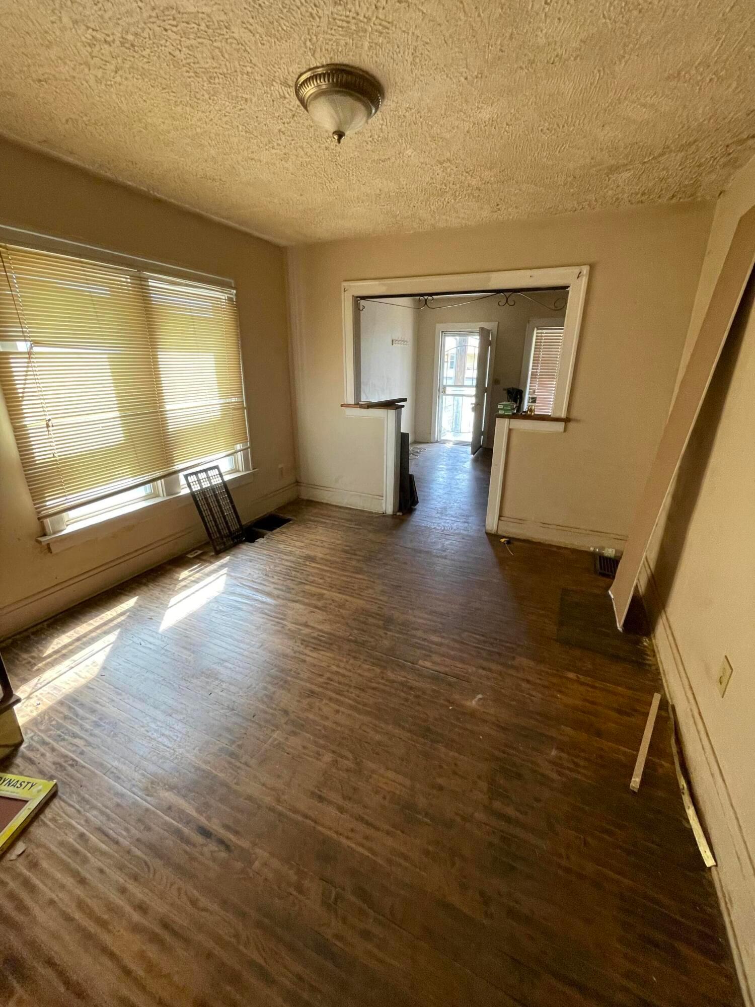 790 E Starr Avenue Property Photo 6