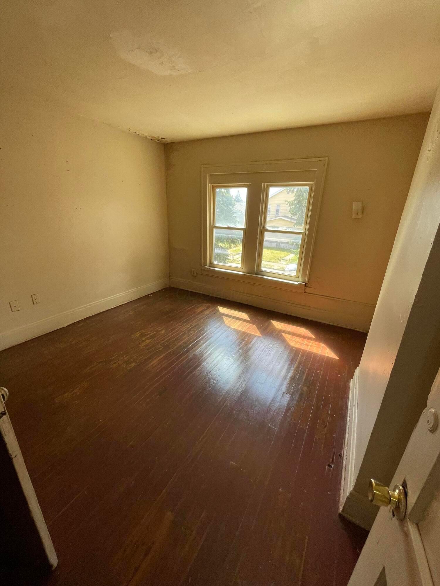 790 E Starr Avenue Property Photo 12