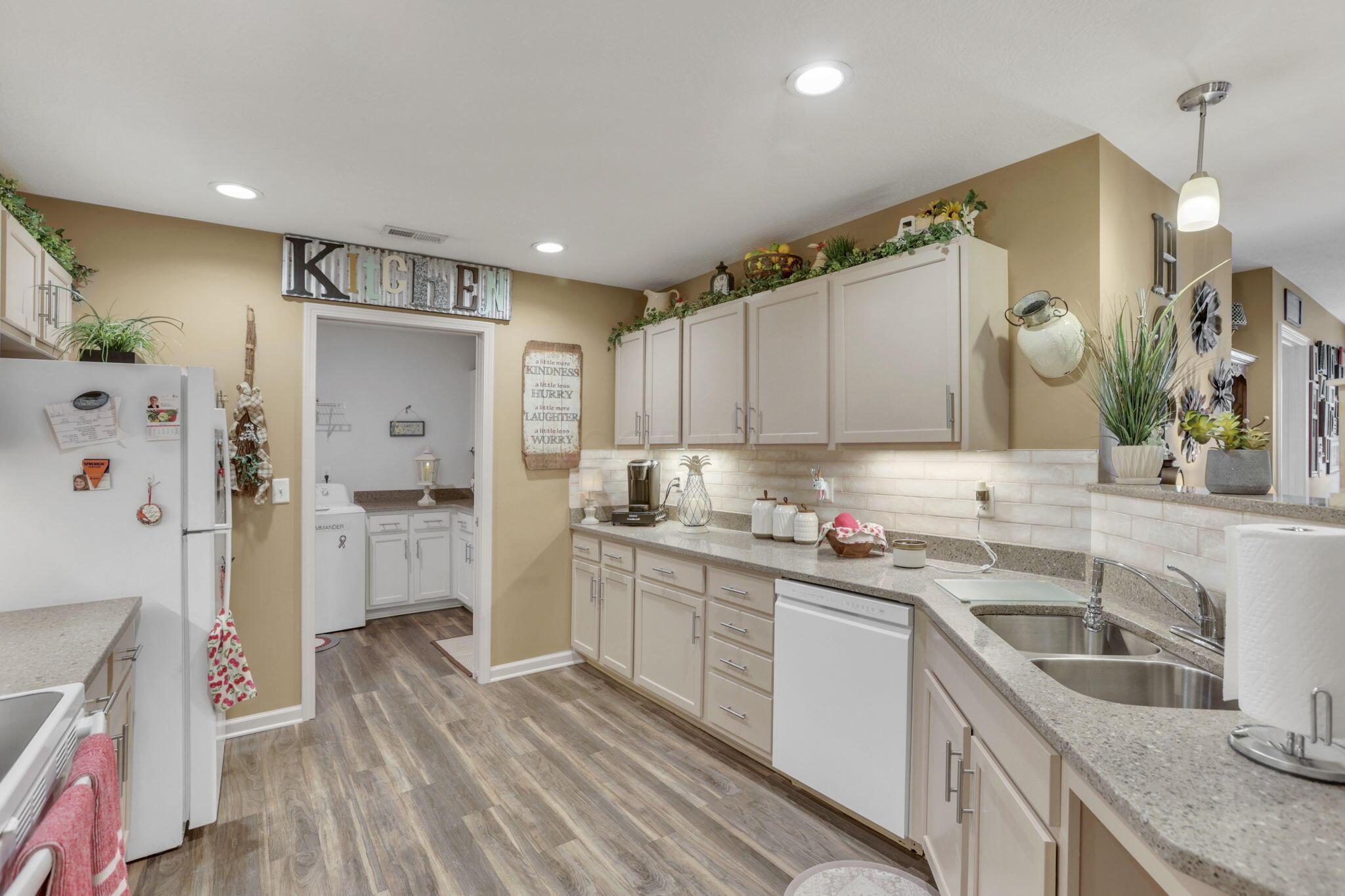1361 Epworth Forest Drive Property Photo 18