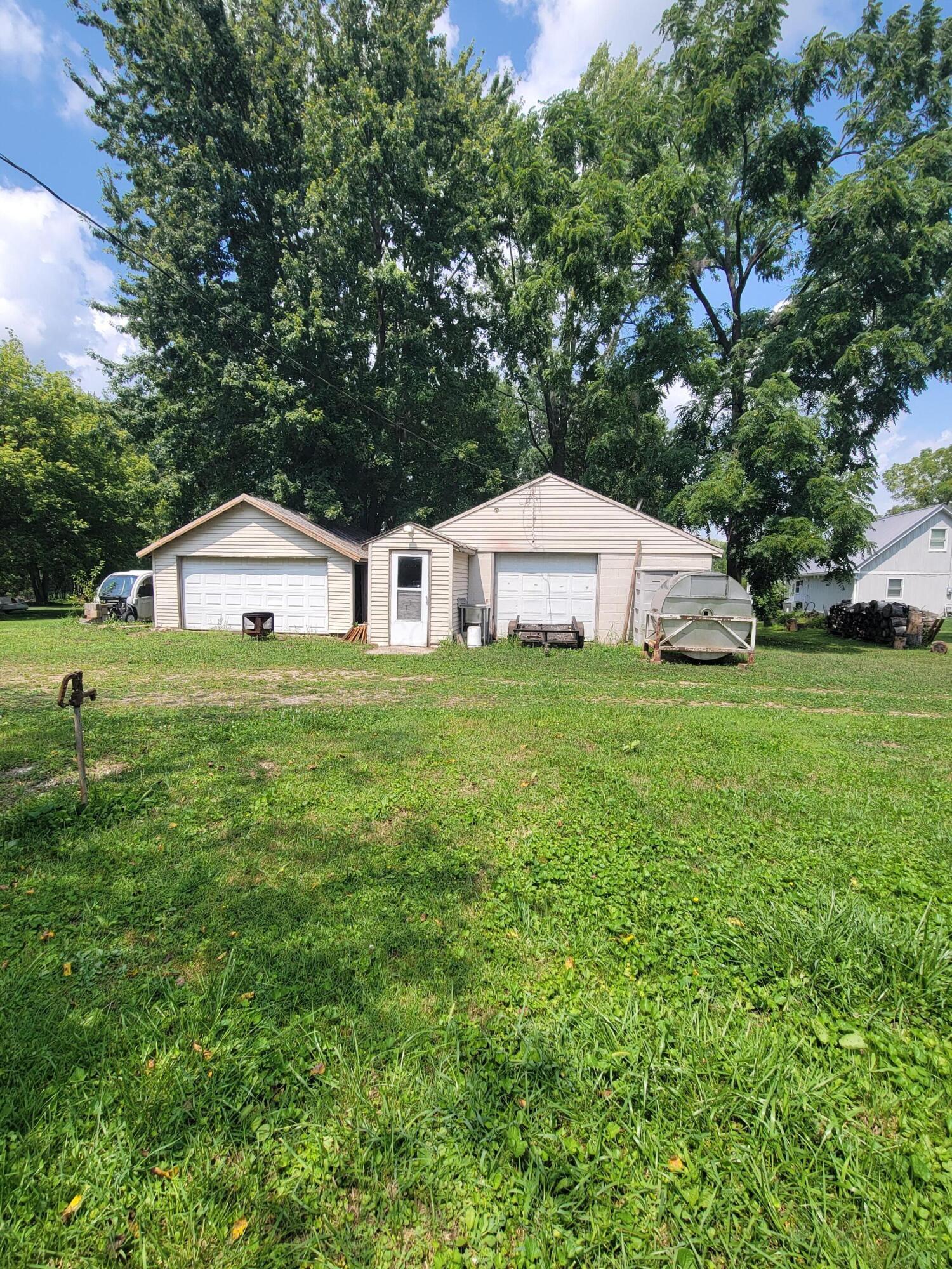 123 E Main Street Property Photo 2