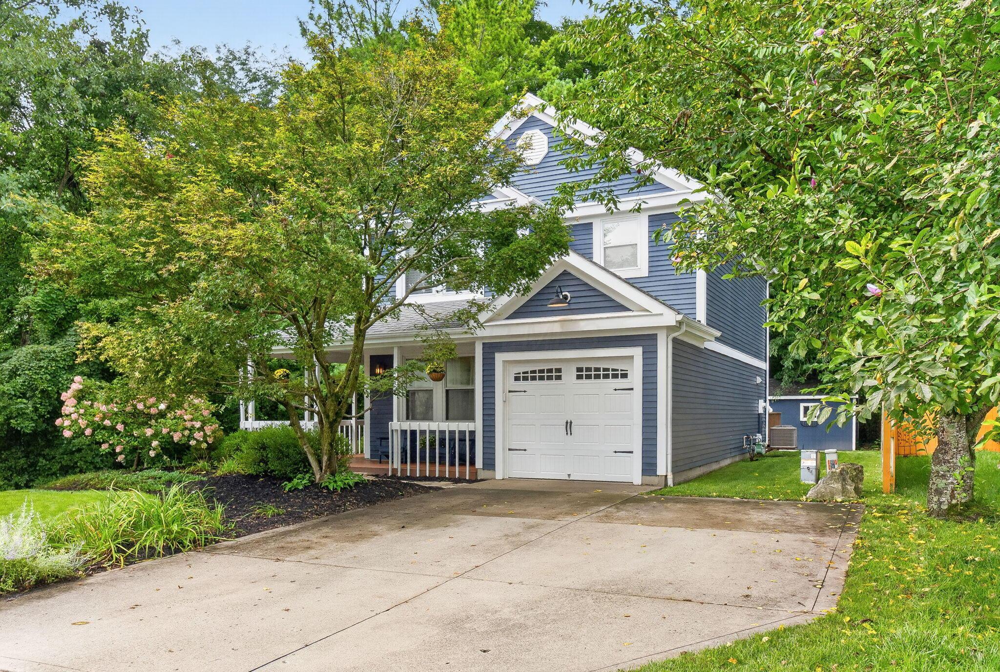 145 Ravine Ridge Drive S Property Photo 1