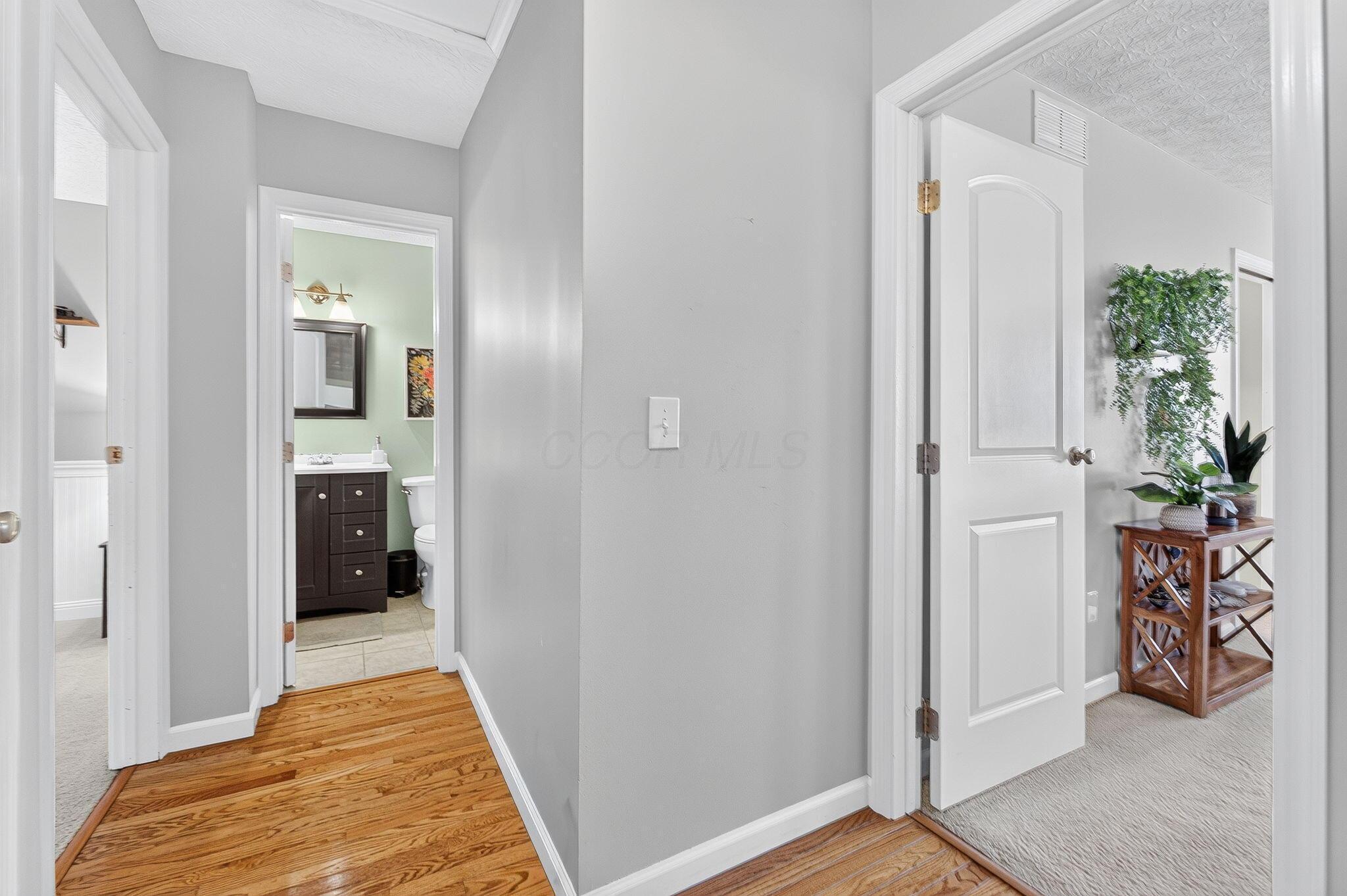 145 Ravine Ridge Drive S Property Photo 33