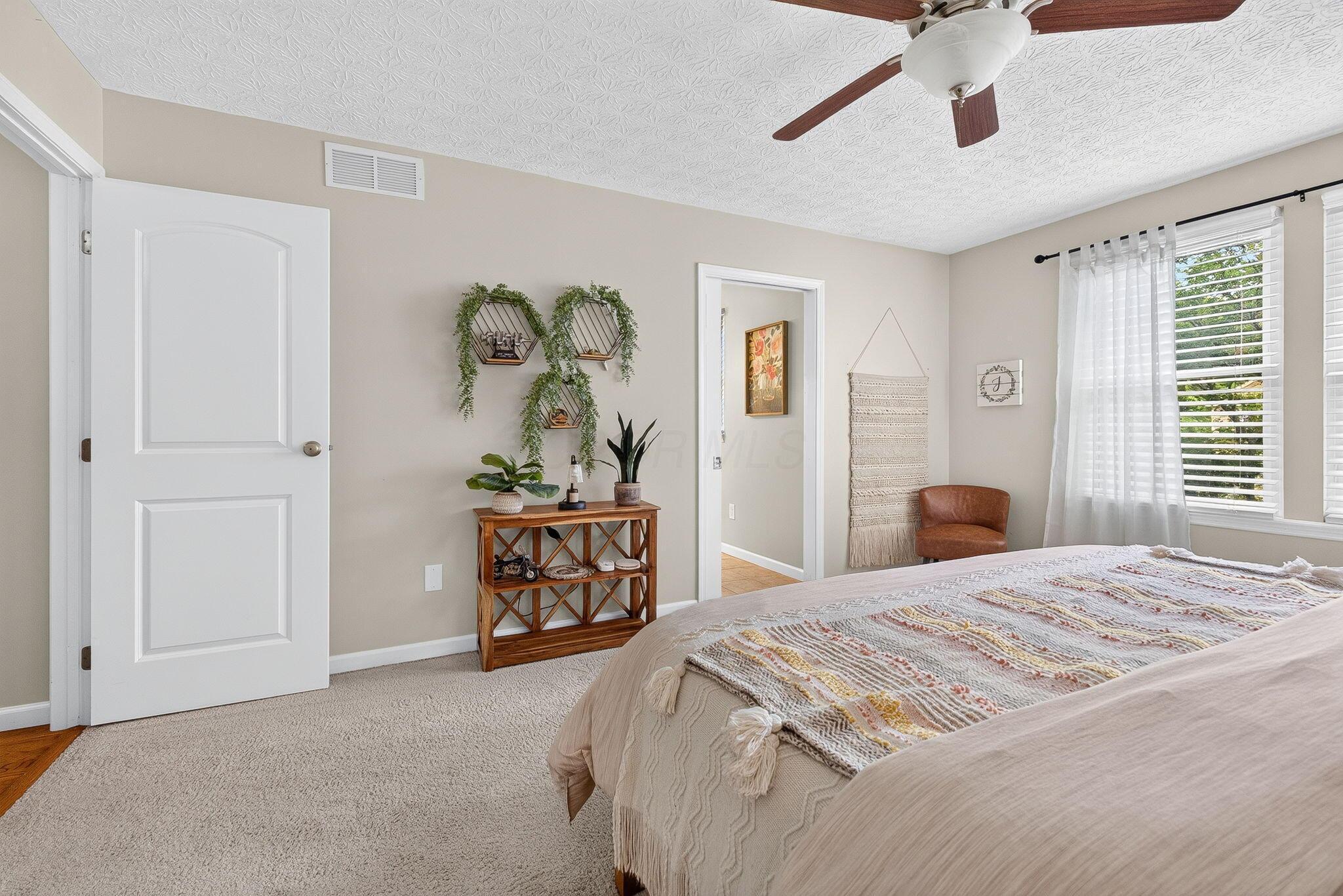145 Ravine Ridge Drive S Property Photo 35