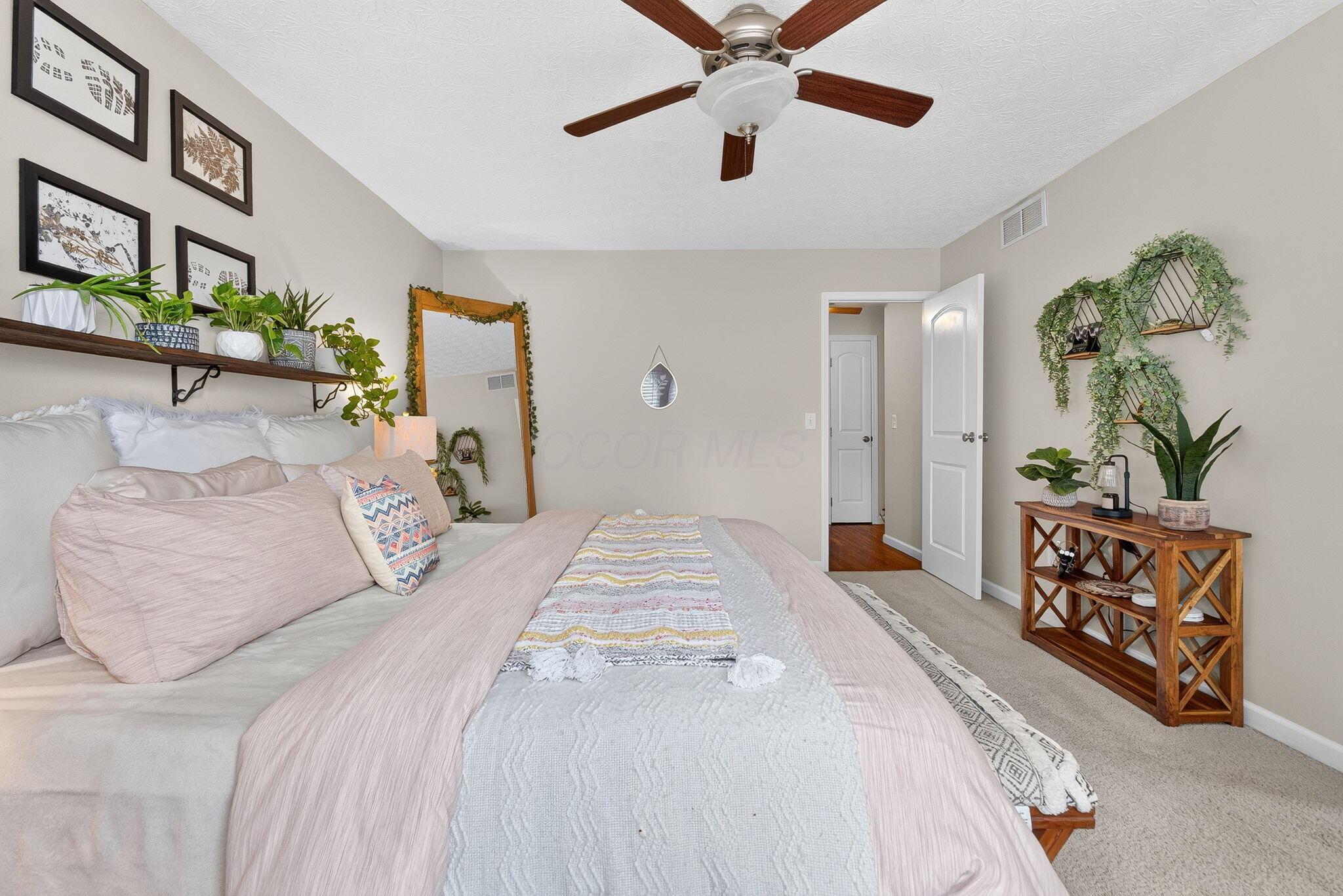 145 Ravine Ridge Drive S Property Photo 37