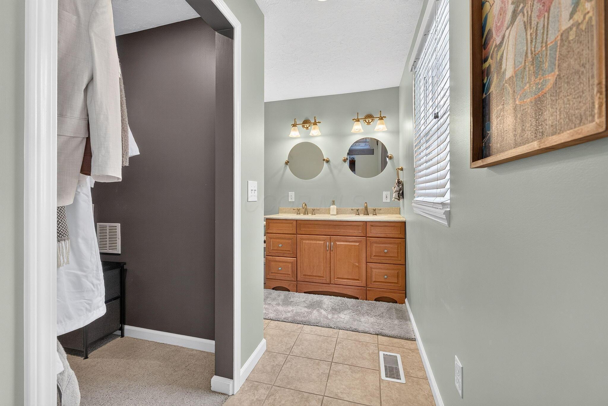 145 Ravine Ridge Drive S Property Photo 39