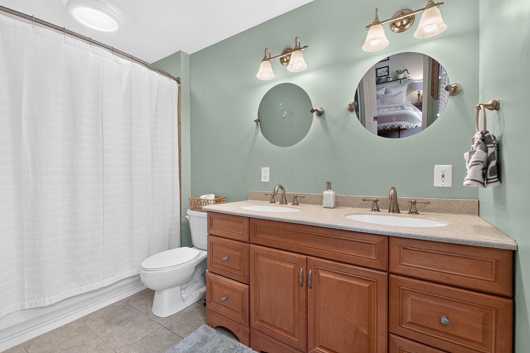 145 Ravine Ridge Drive S Property Photo 40