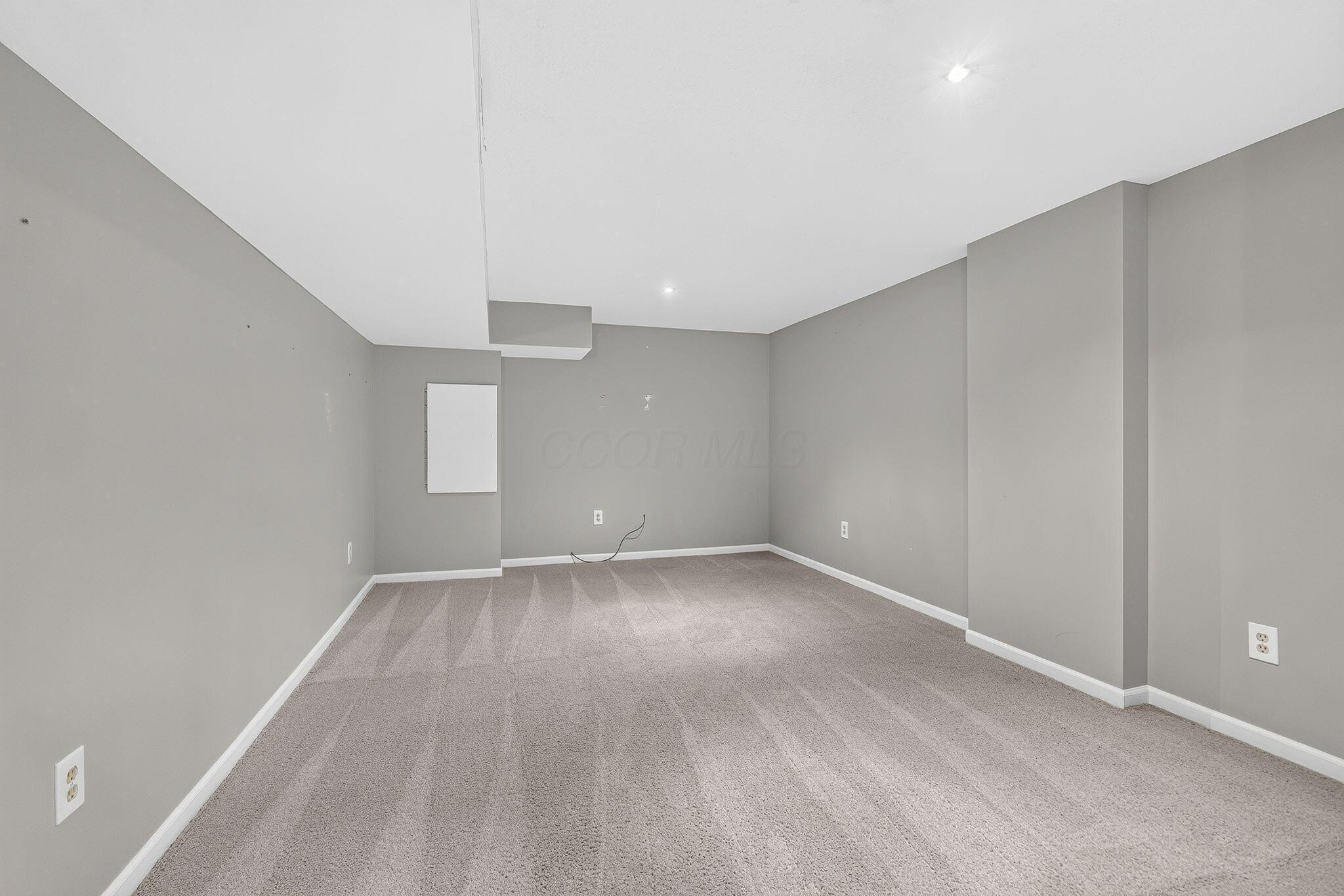 145 Ravine Ridge Drive S Property Photo 53