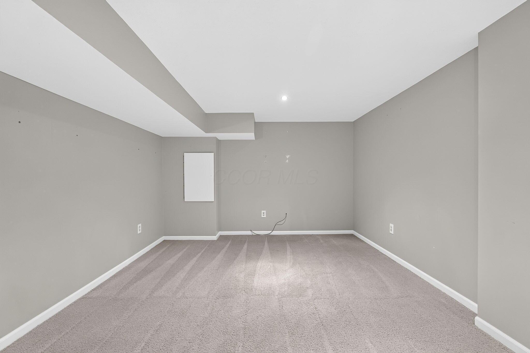 145 Ravine Ridge Drive S Property Photo 54