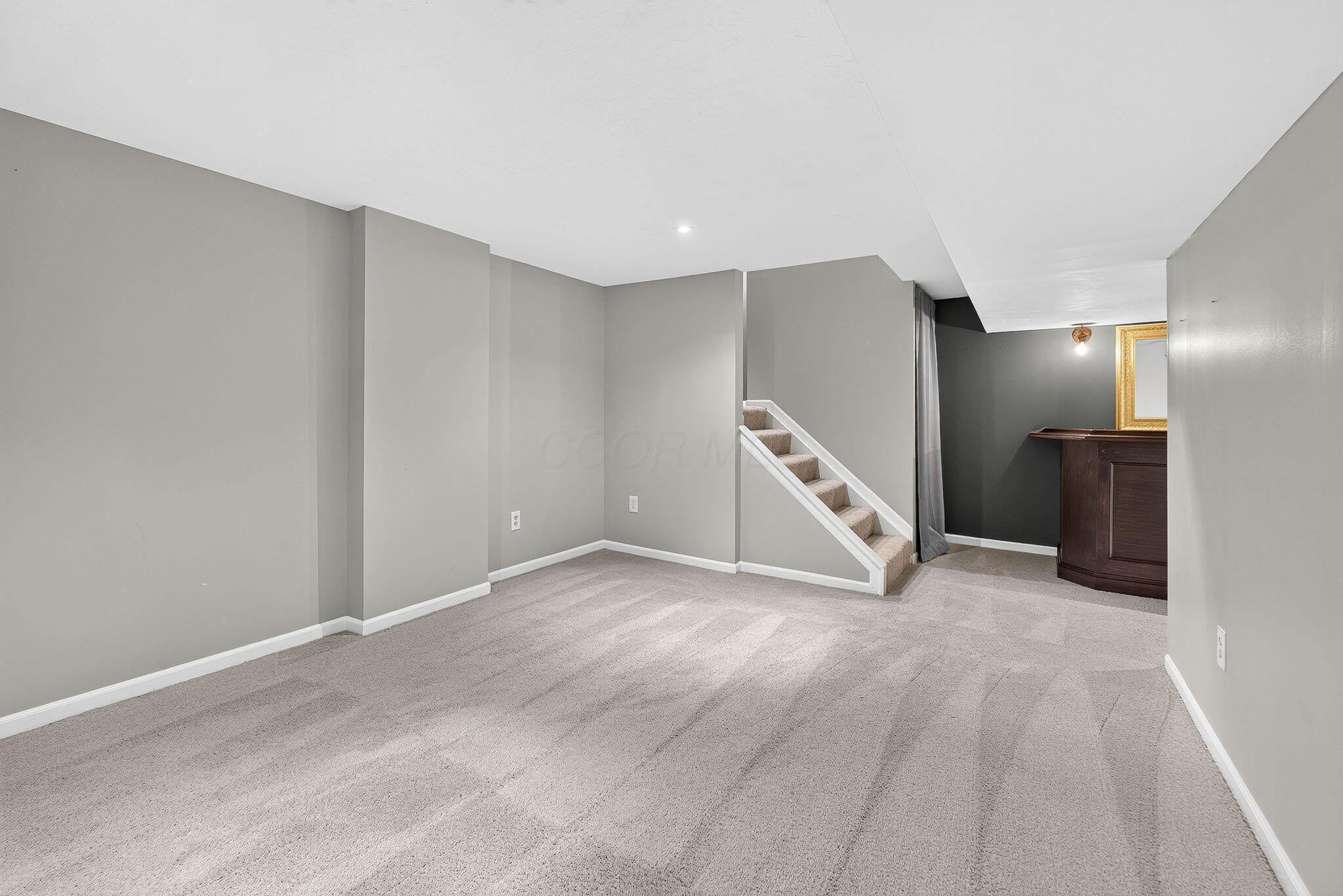 145 Ravine Ridge Drive S Property Photo 56