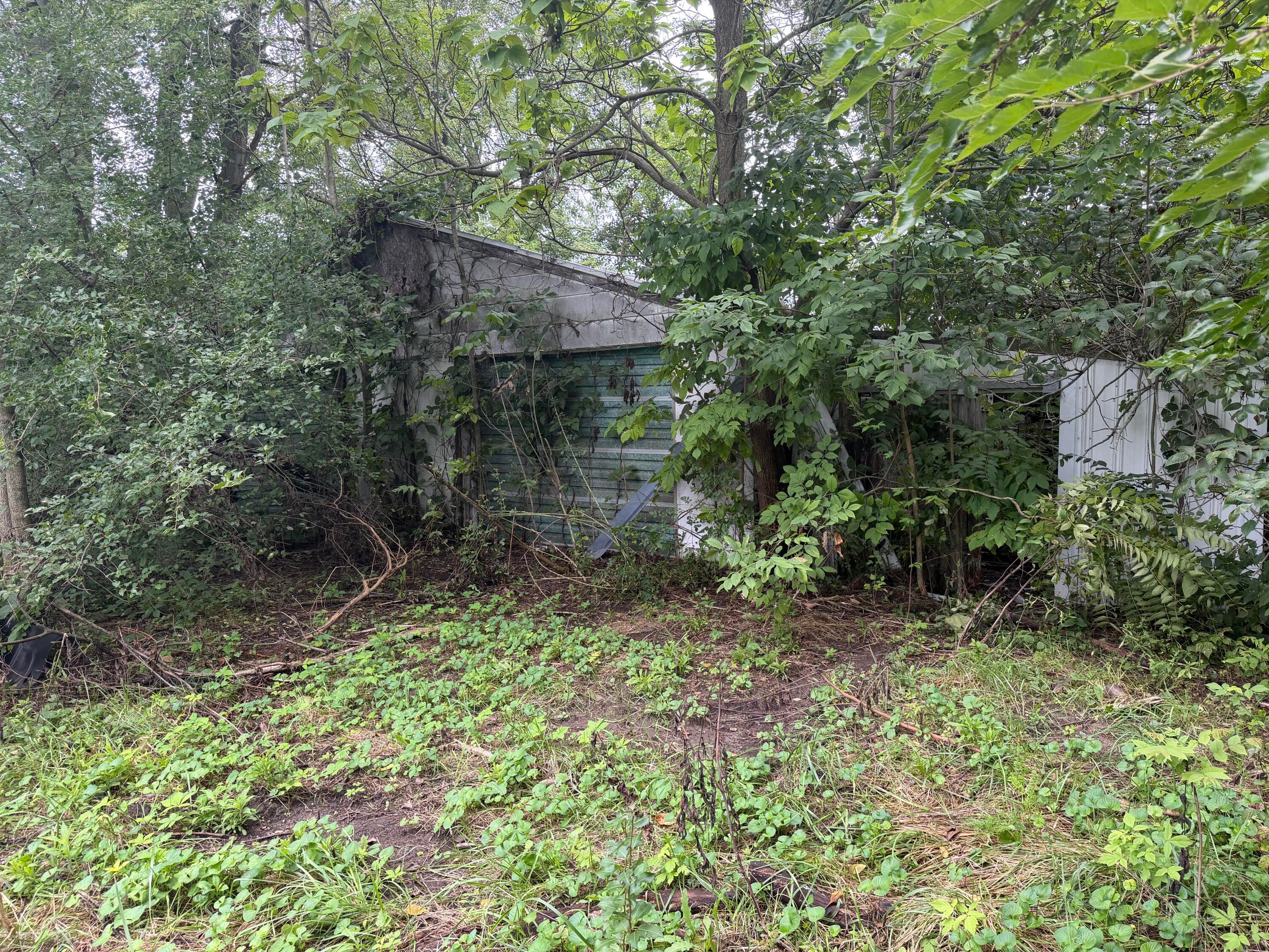 325 E Center Street Property Photo 4