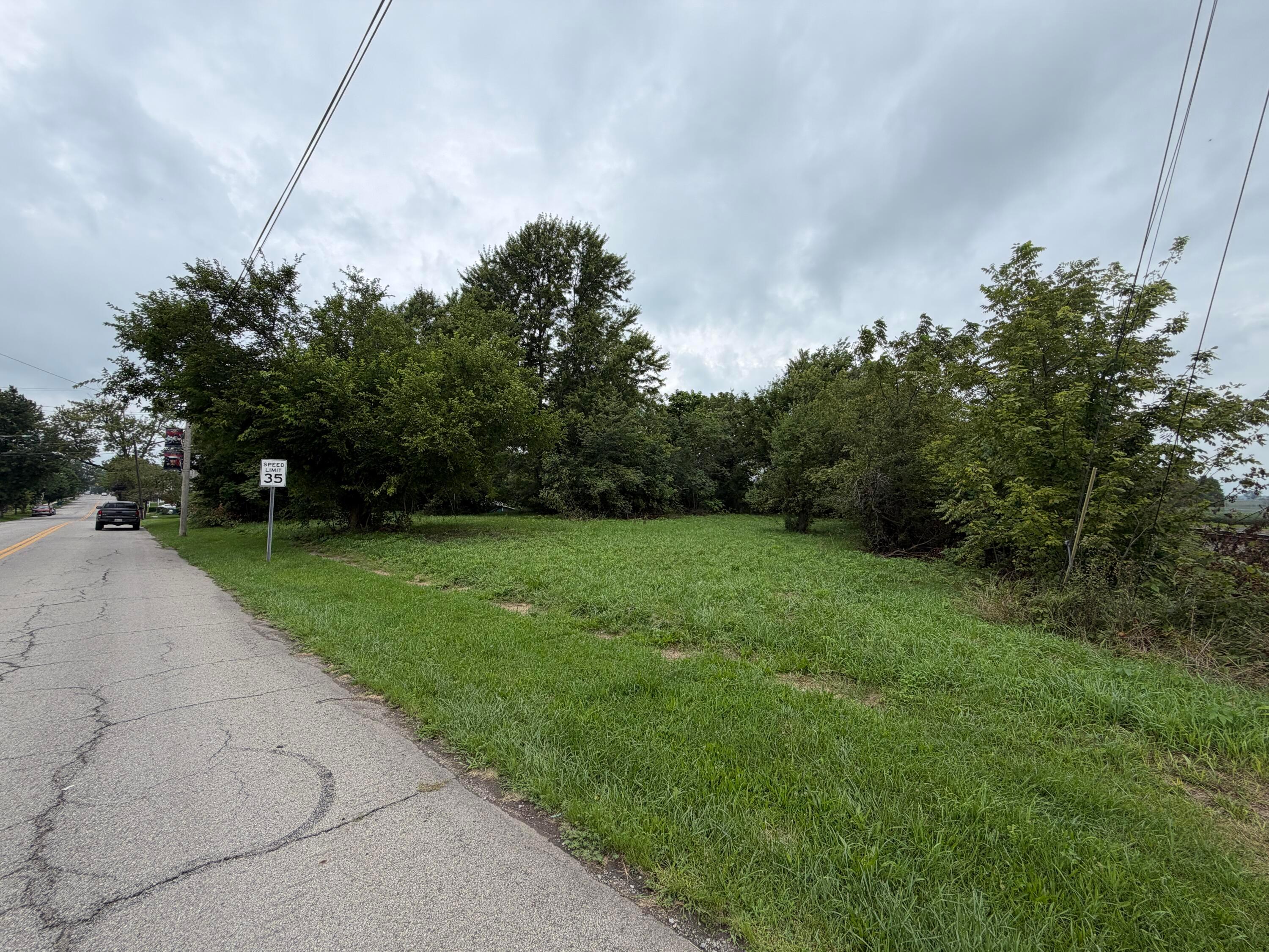 325 E Center Street Property Photo 8