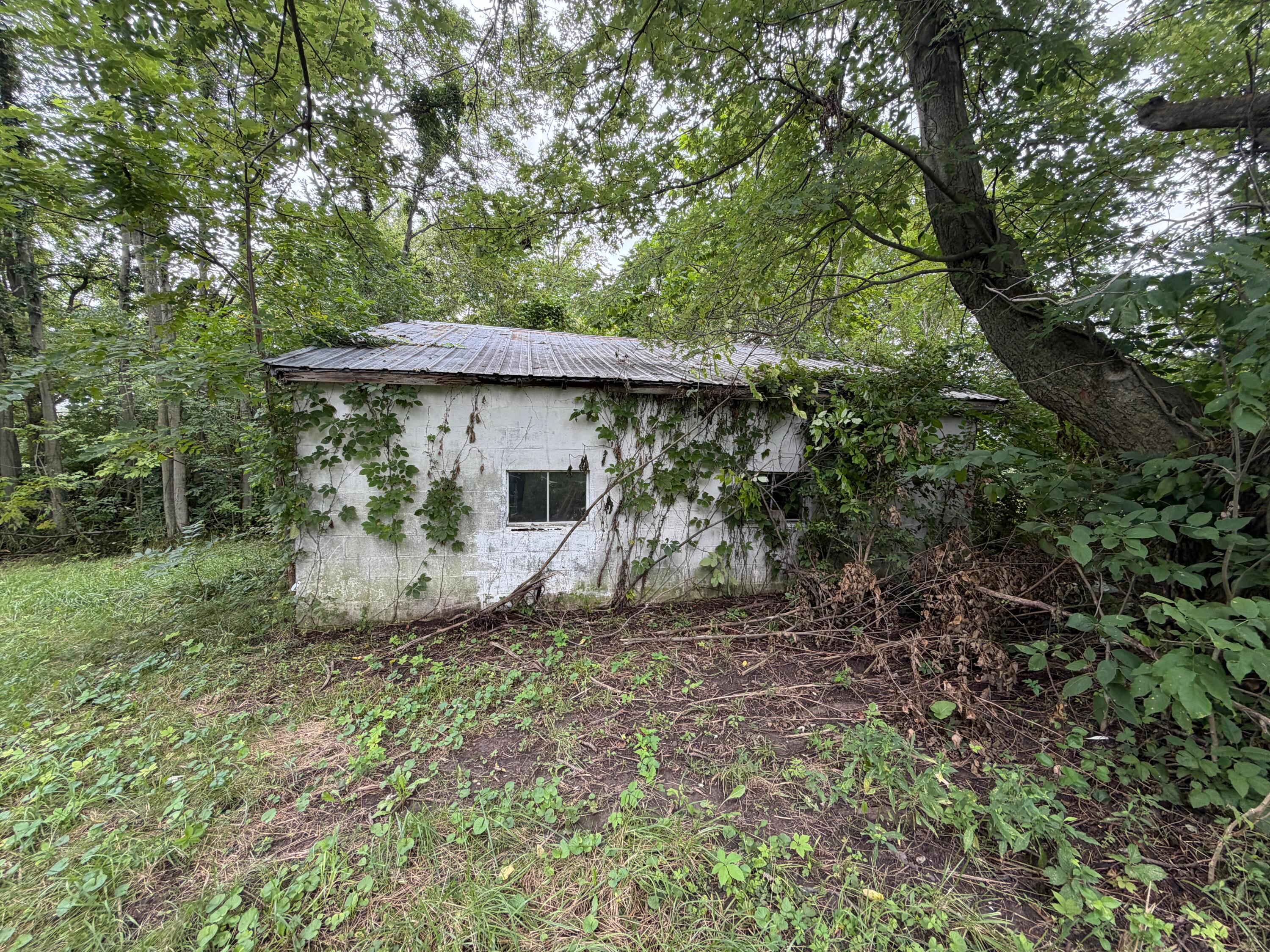 325 E Center Street Property Photo 15