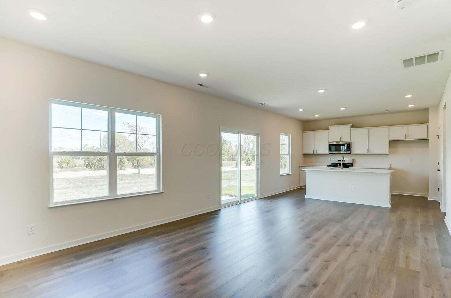 852 Sunny Vale Drive Property Photo 8