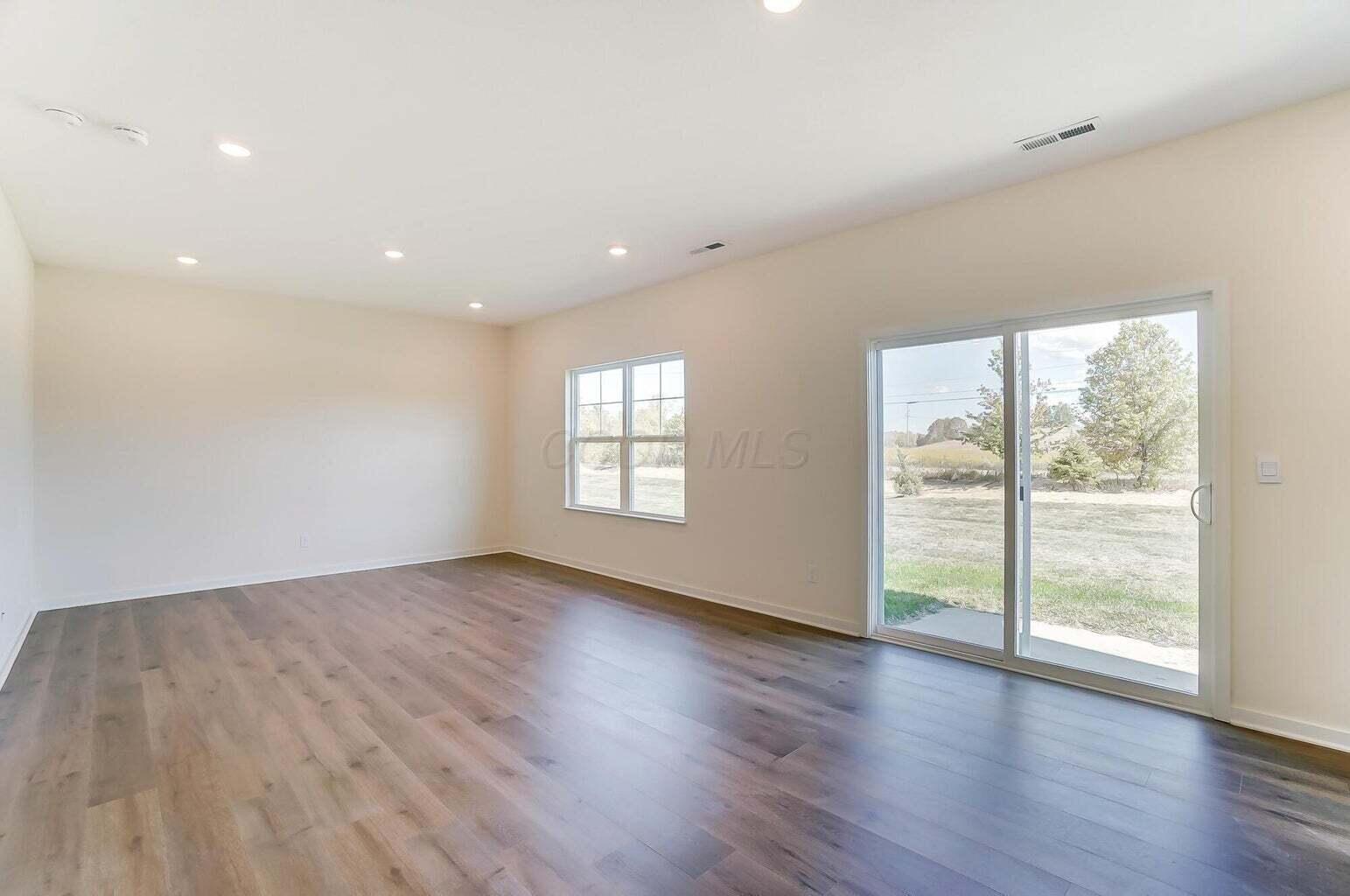 852 Sunny Vale Drive Property Photo 9