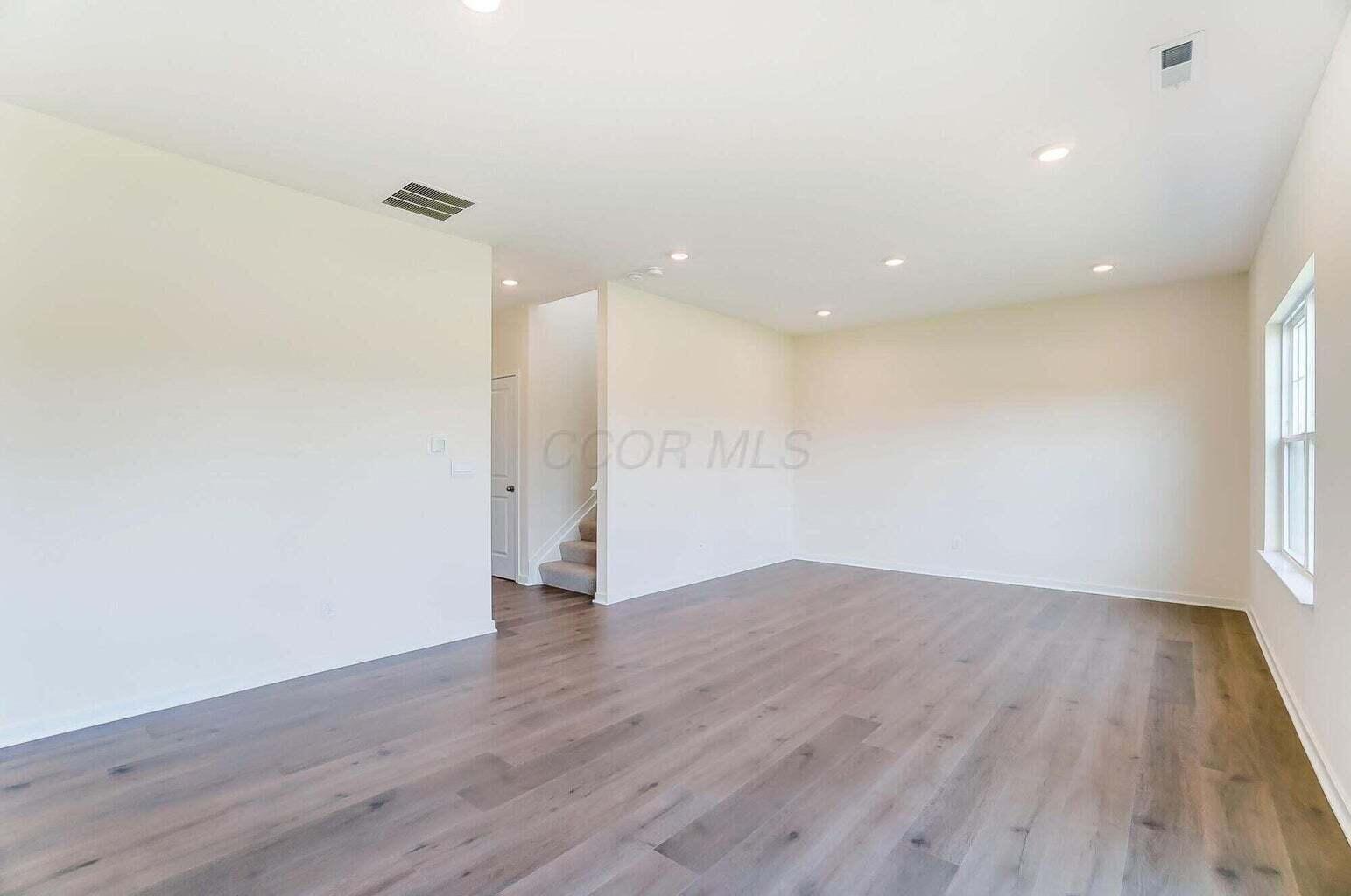 852 Sunny Vale Drive Property Photo 10