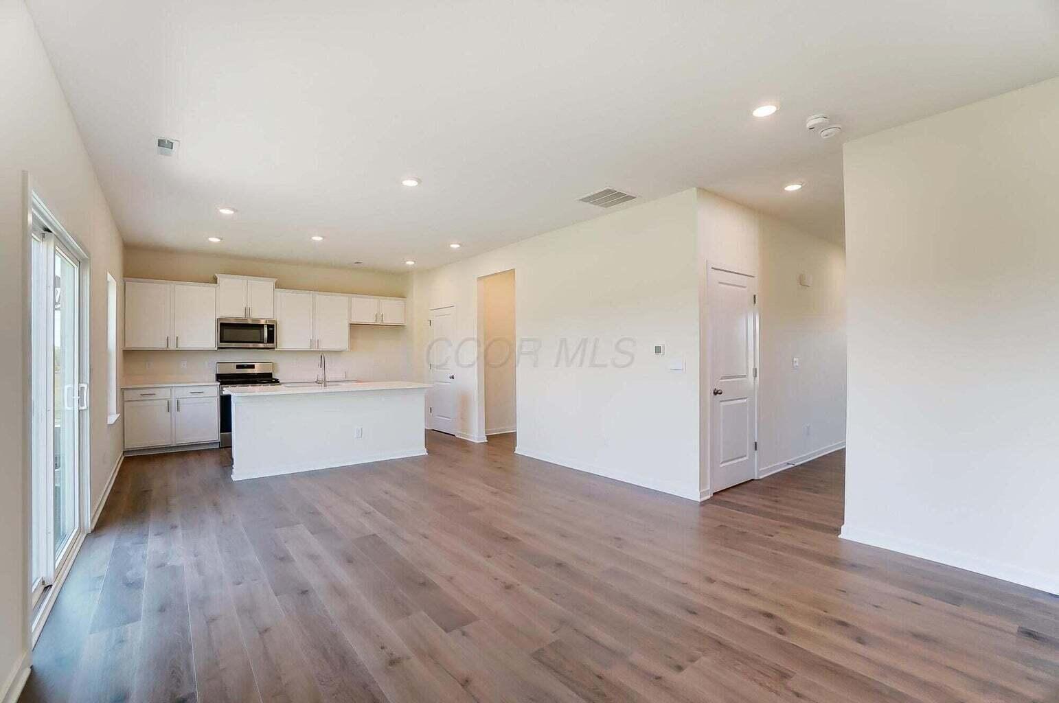 852 Sunny Vale Drive Property Photo 11