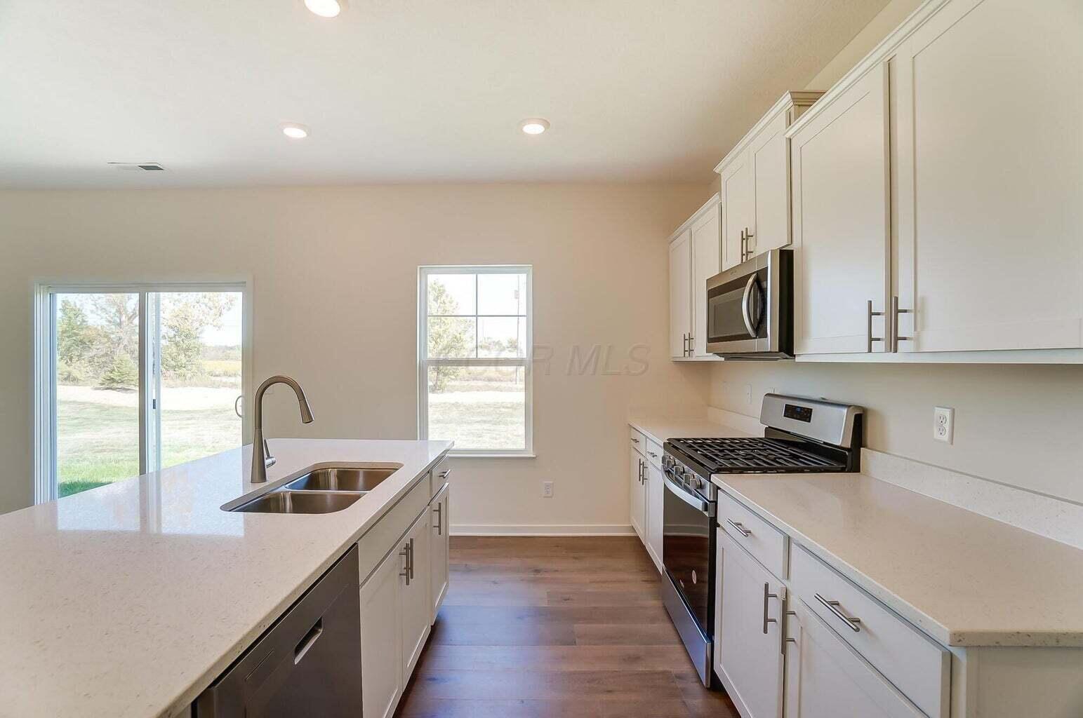 852 Sunny Vale Drive Property Photo 14
