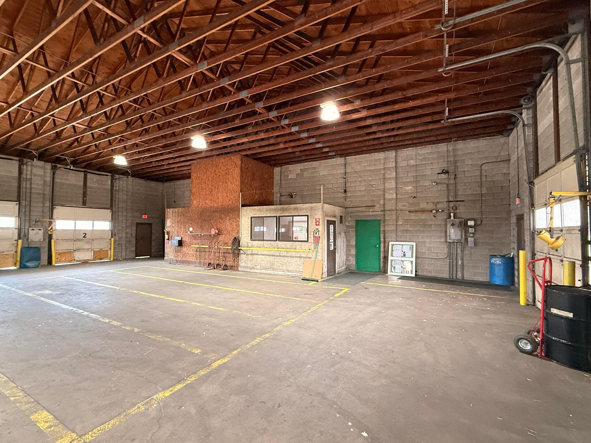 4550 Roseville Road Property Photo 15