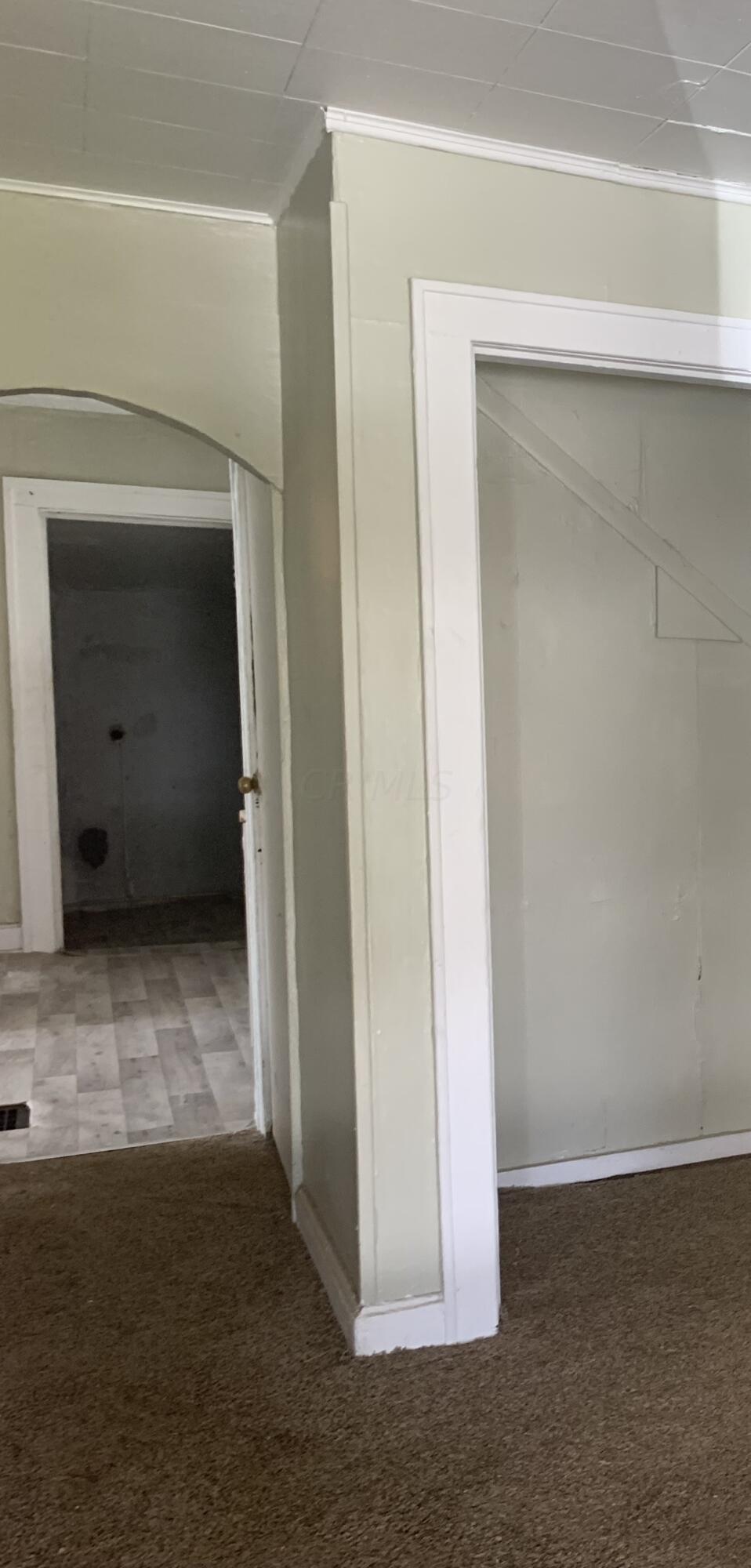 1043 Seymour Avenue Property Photo 4