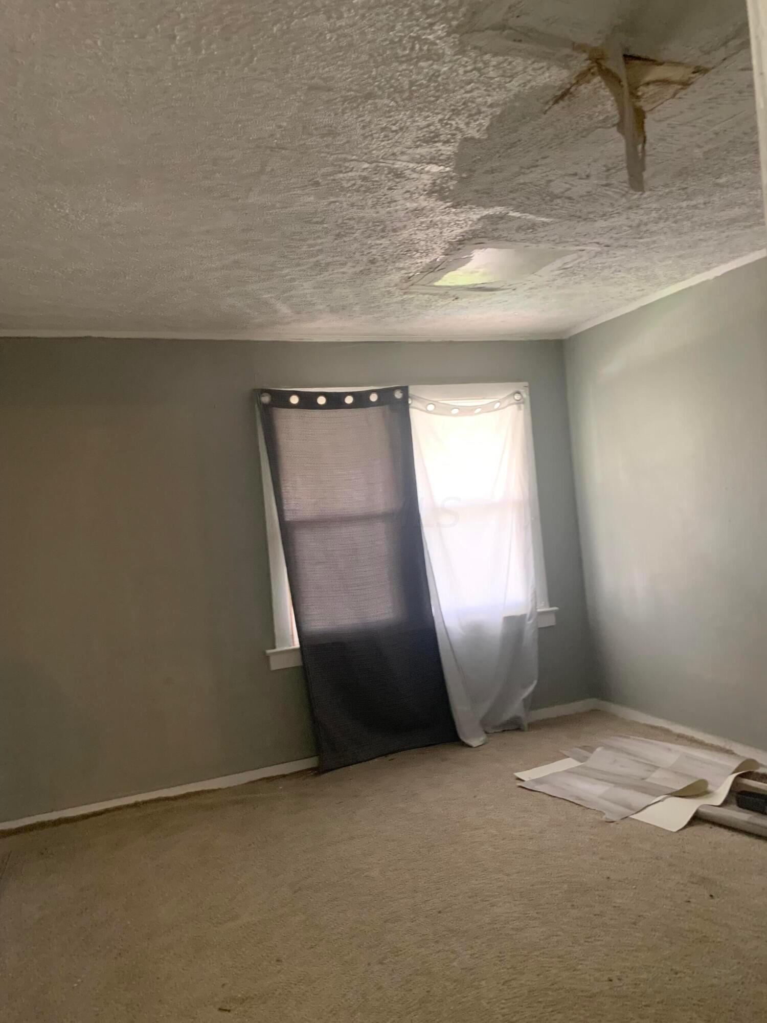 1043 Seymour Avenue Property Photo 9