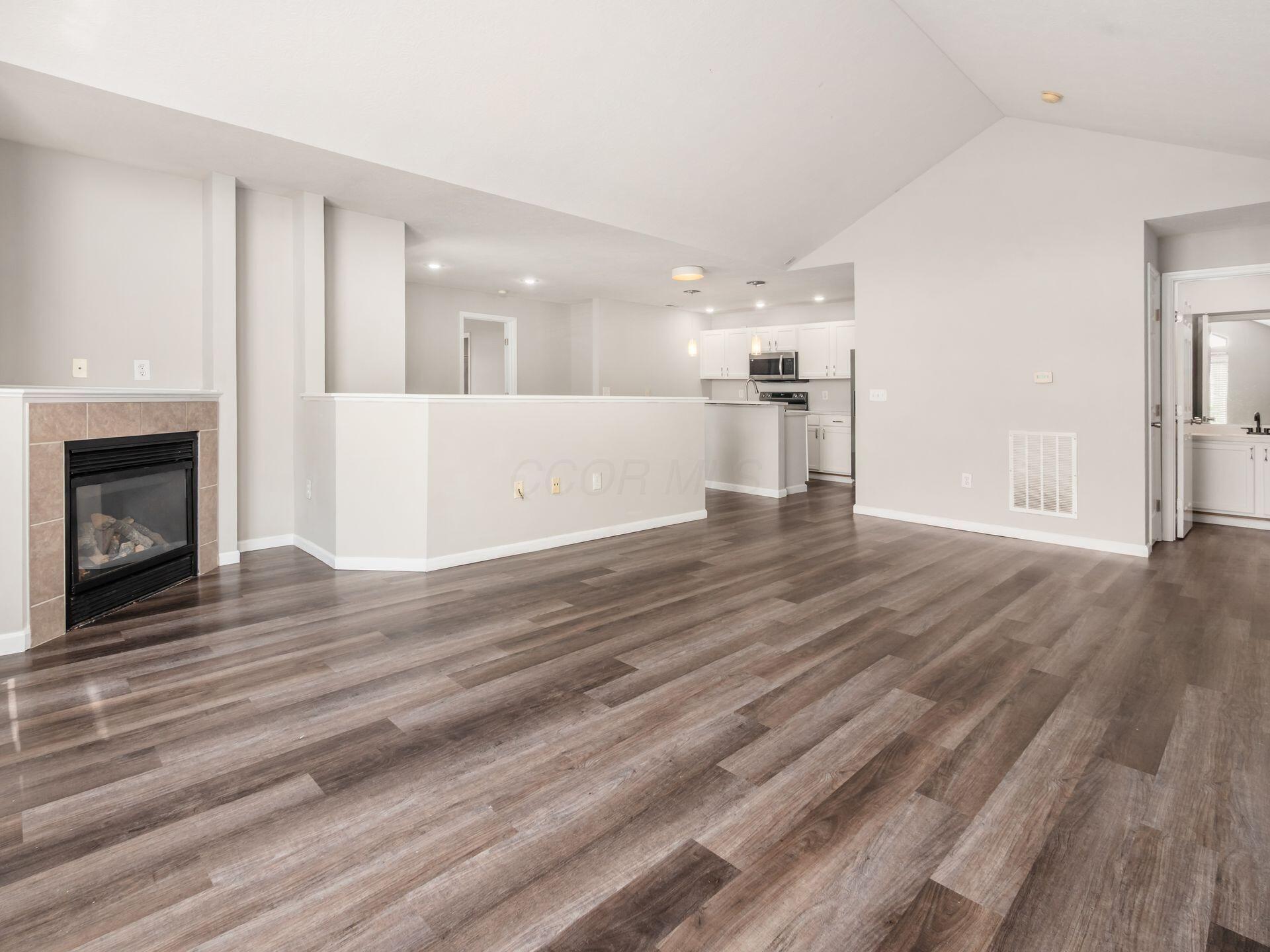 5018 Ivyvine Boulevard, B Property Photo 10