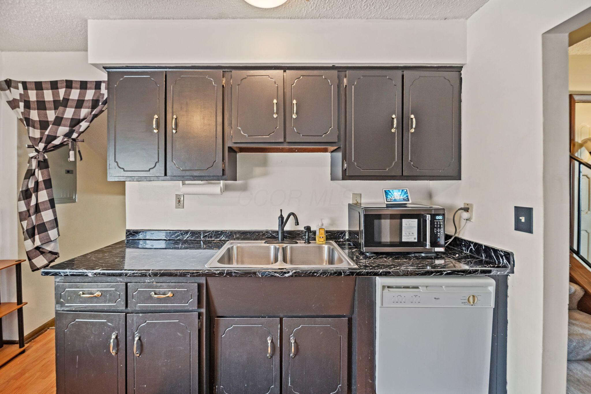 5329 Refugee Road Property Photo 18