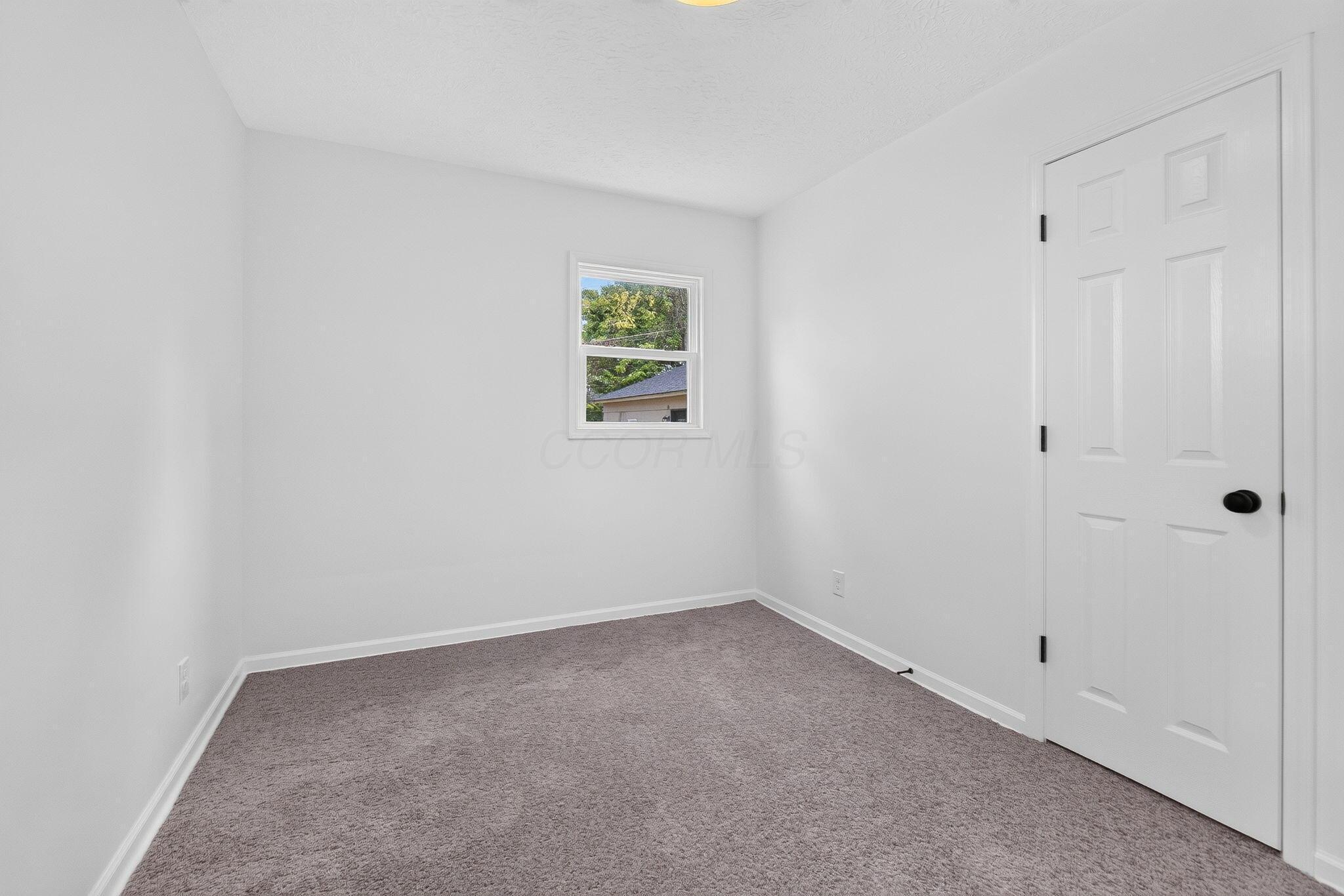 860 Minerva Avenue Property Photo 11