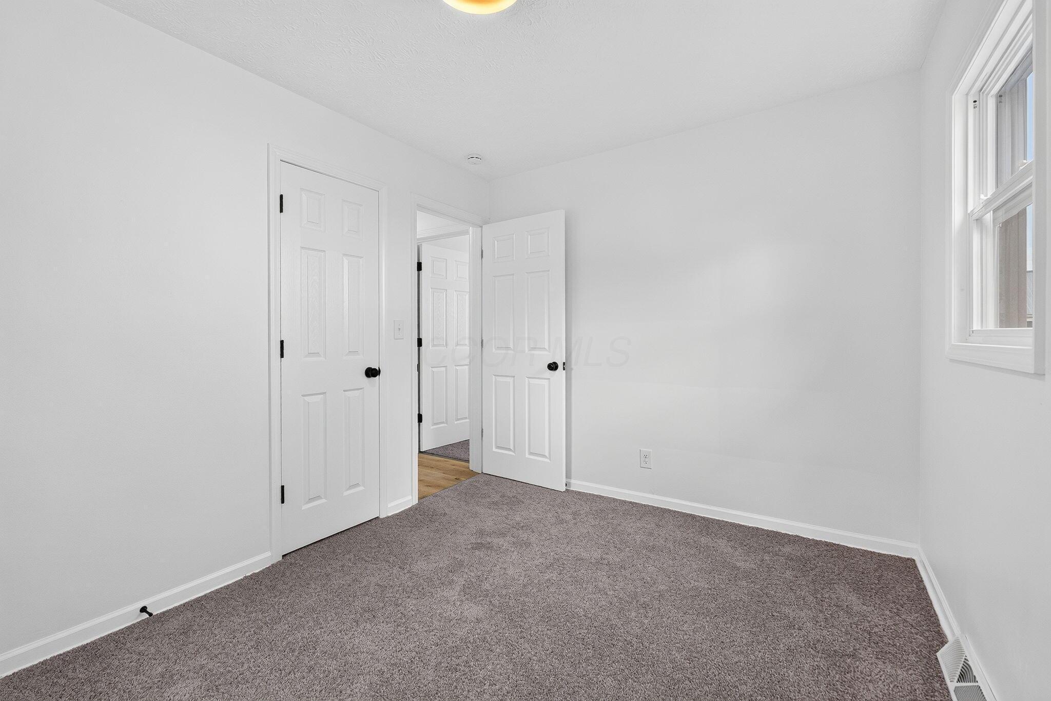 860 Minerva Avenue Property Photo 12
