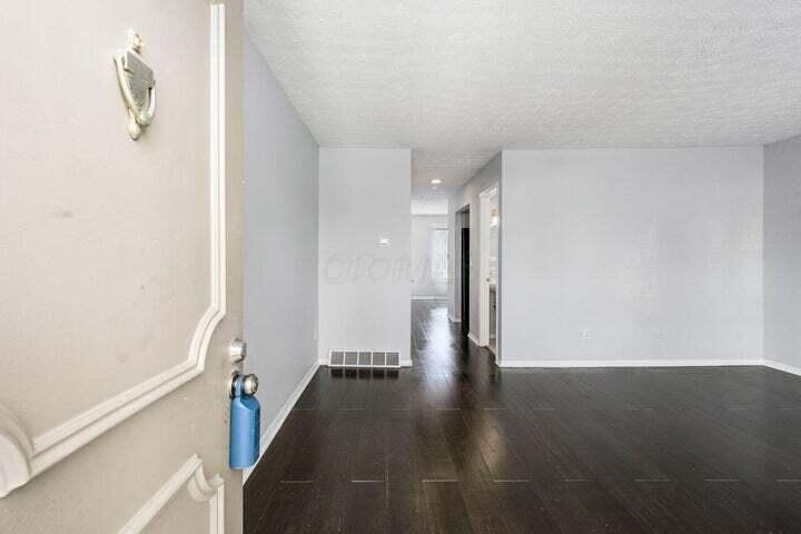 5417 E Valley Lane E Property Photo 2
