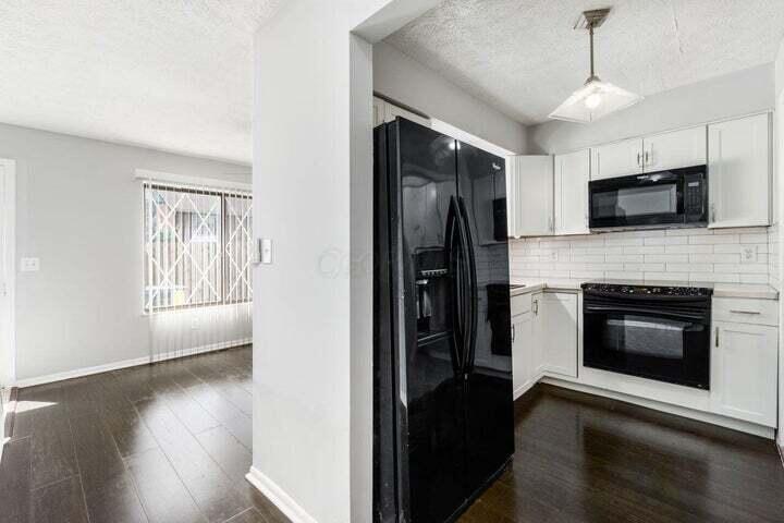5417 E Valley Lane E Property Photo 6