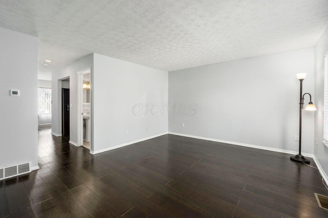 5417 E Valley Lane E Property Photo 6