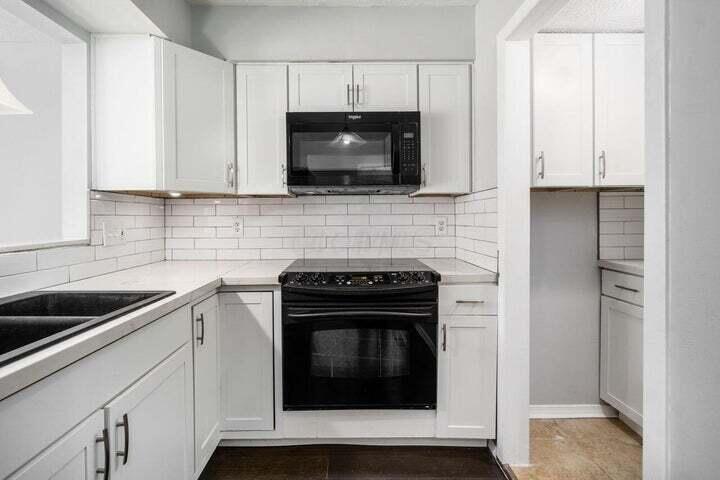 5417 E Valley Lane E Property Photo 7