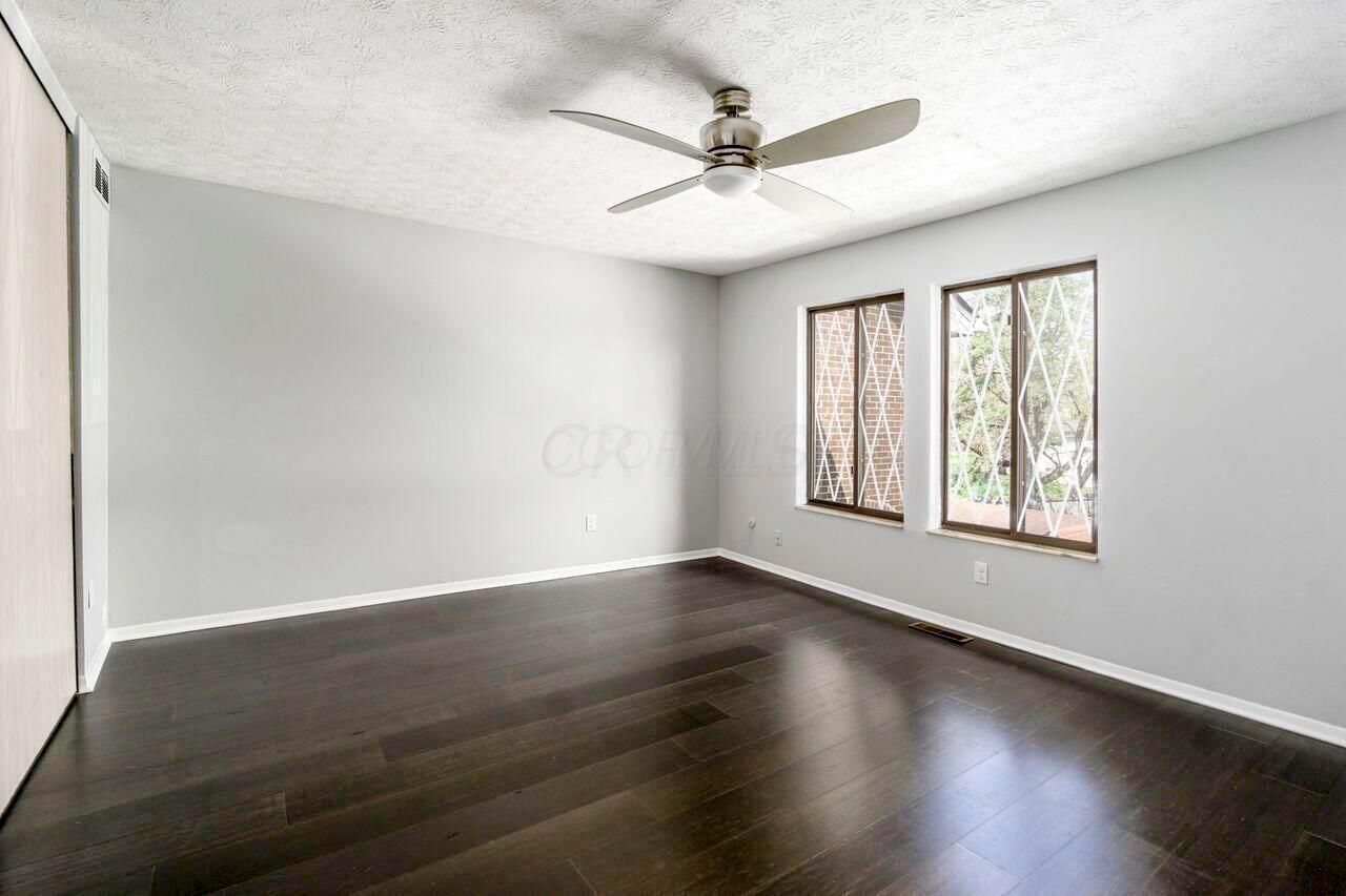 5417 E Valley Lane E Property Photo 11