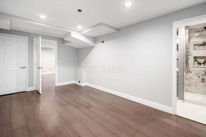 5417 E Valley Lane E Property Photo 27