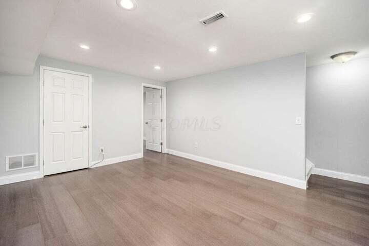 5417 E Valley Lane E Property Photo 29