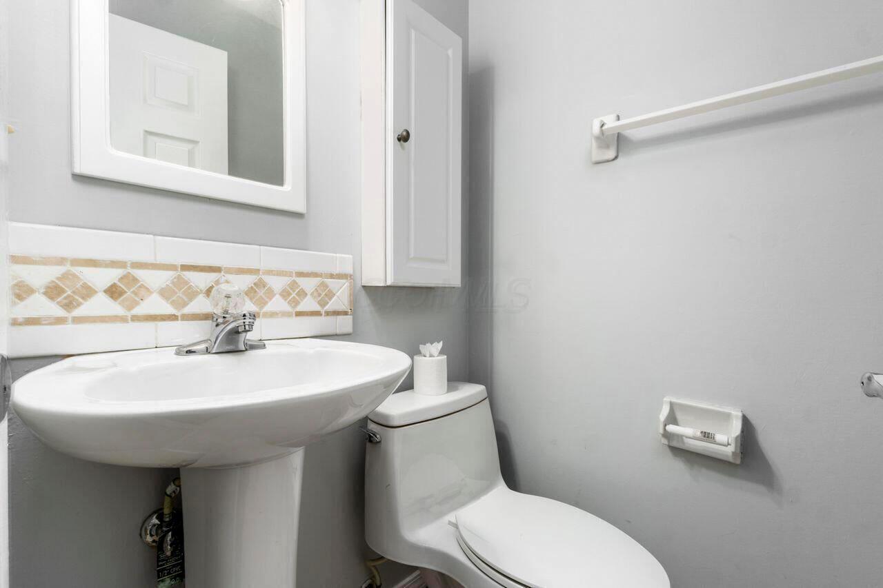5417 E Valley Lane E Property Photo 32
